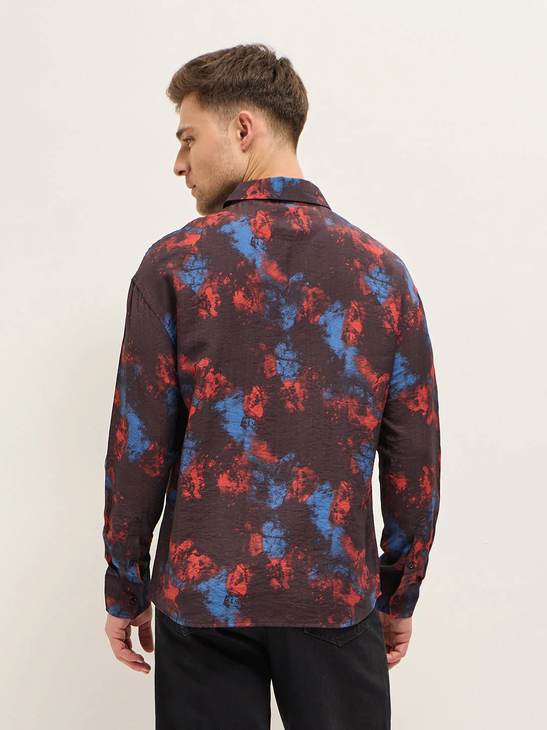 Men Multi-Color Bold Abstract Tie-Dye Print Relax Fit Overshirt - Image 2