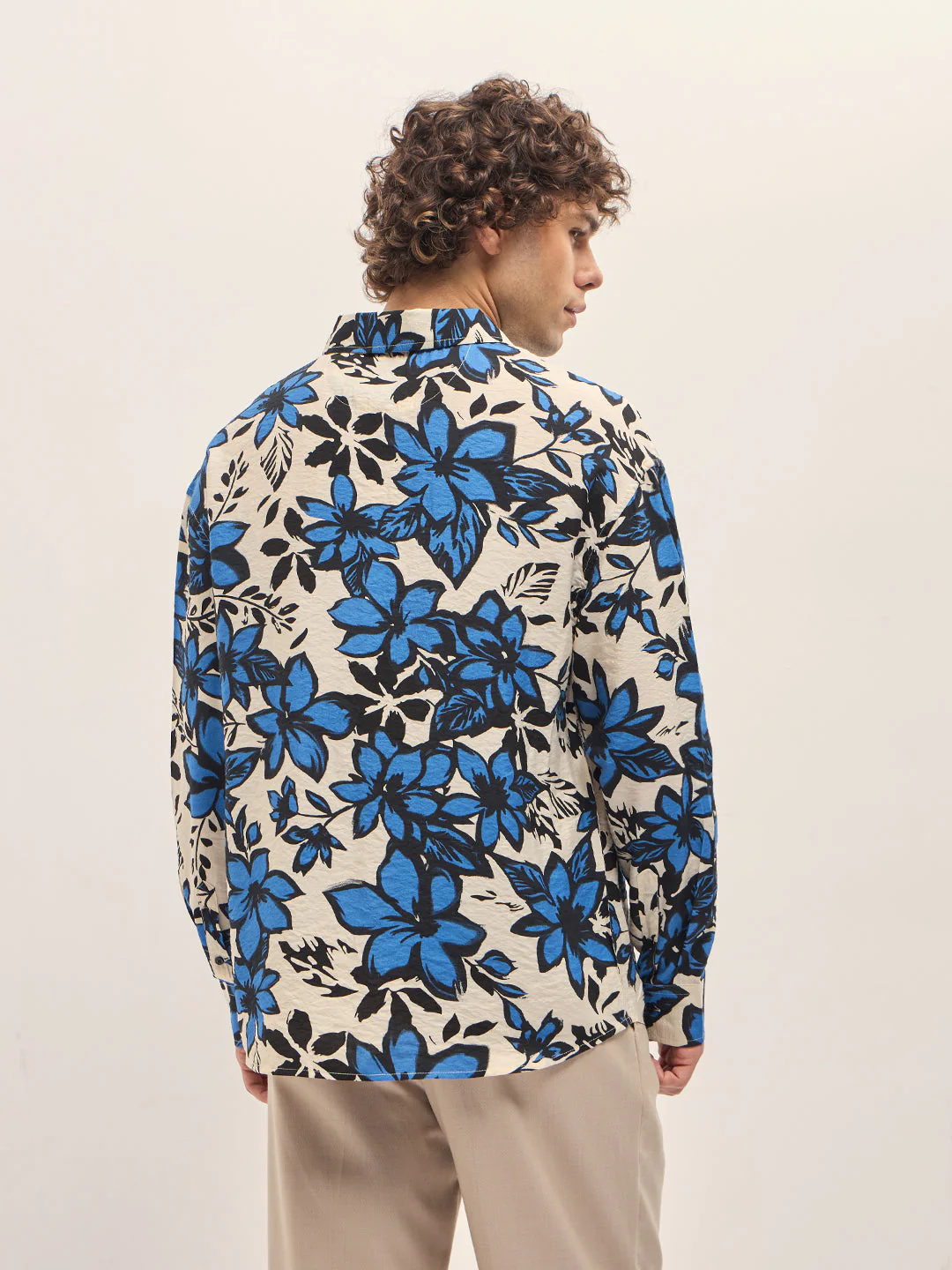 Men Multi-Color Bold Floral Printed Relax Fit Overshirt - Image 2