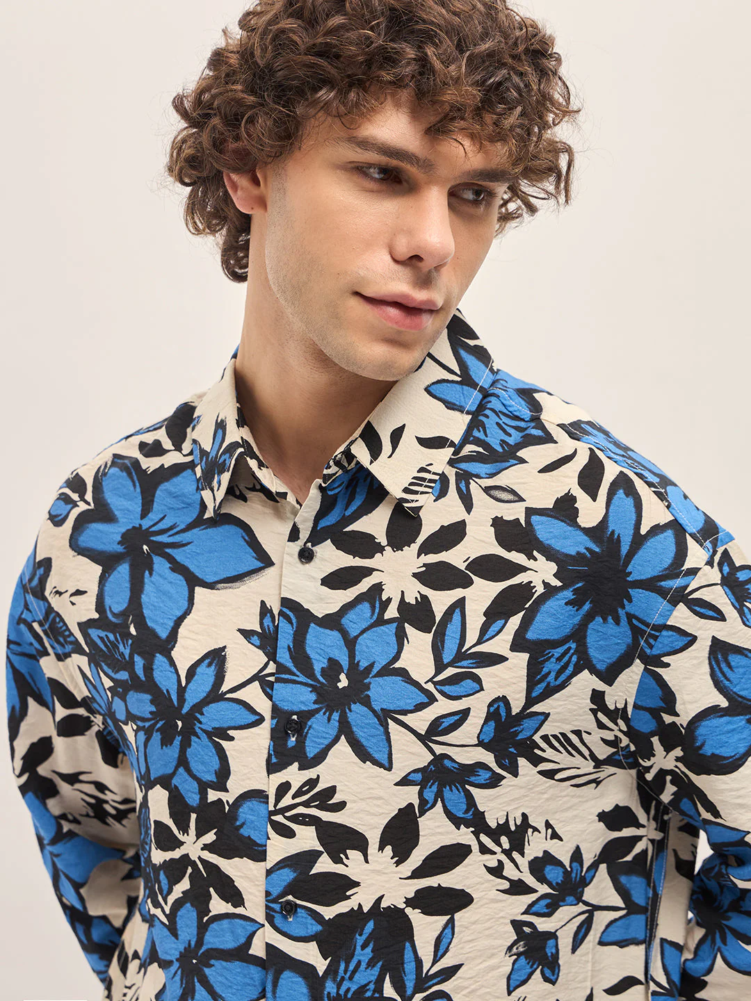 Men Multi-Color Bold Floral Printed Relax Fit Overshirt - Image 5
