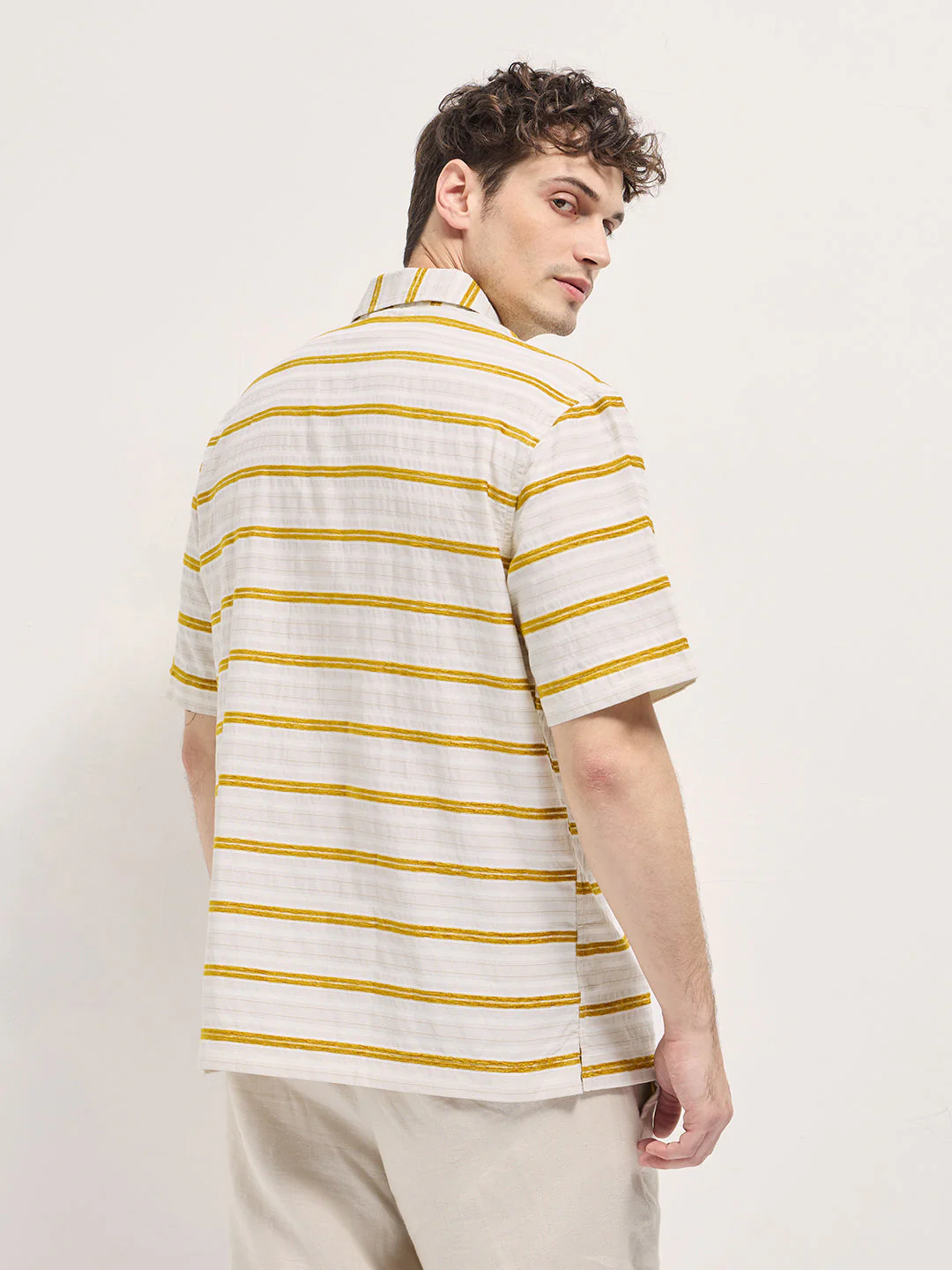 Men Multi-Color Horizontal Stripe Relax Fit Casual Shirt - Image 2