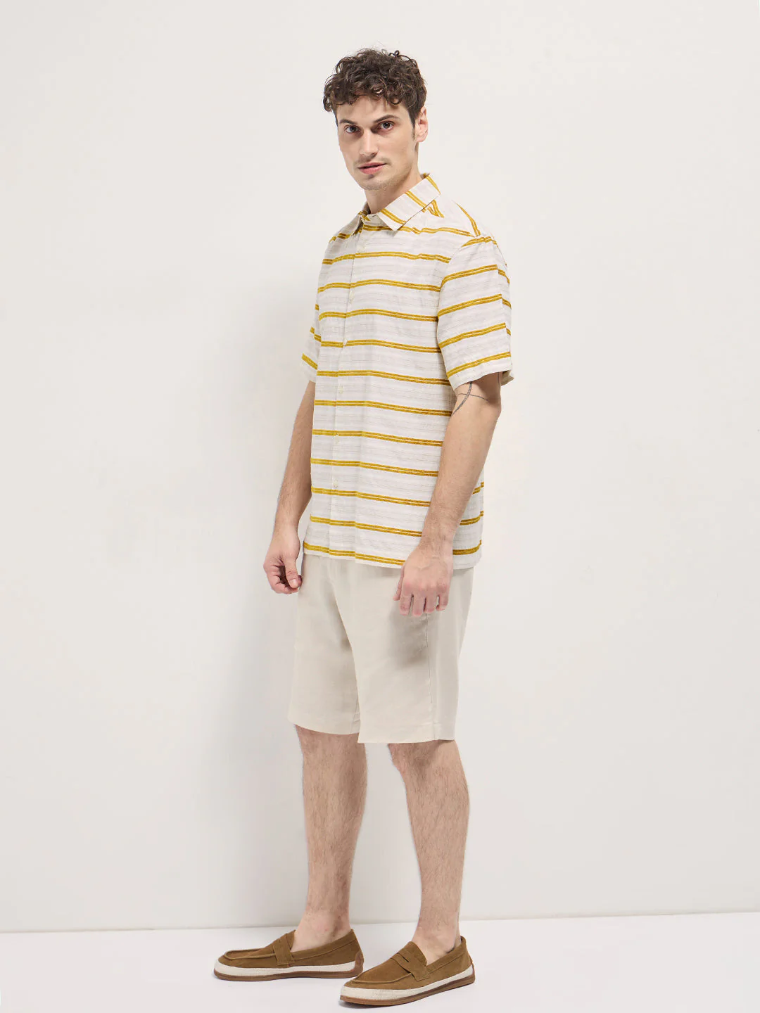 Men Multi-Color Horizontal Stripe Relax Fit Casual Shirt - Image 3