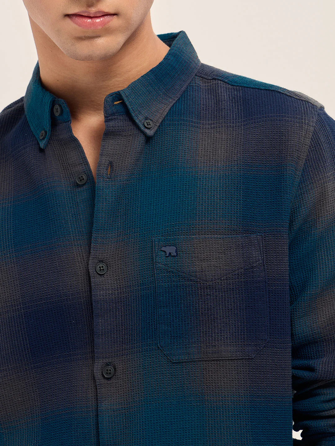 Men Multicolor Gradient Checks Slim Fit Casual Shirt - Image 5
