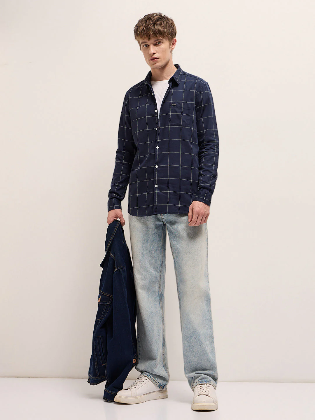 Men Navy Blue Checkered Slim Fit Casual Shirt - Image 4