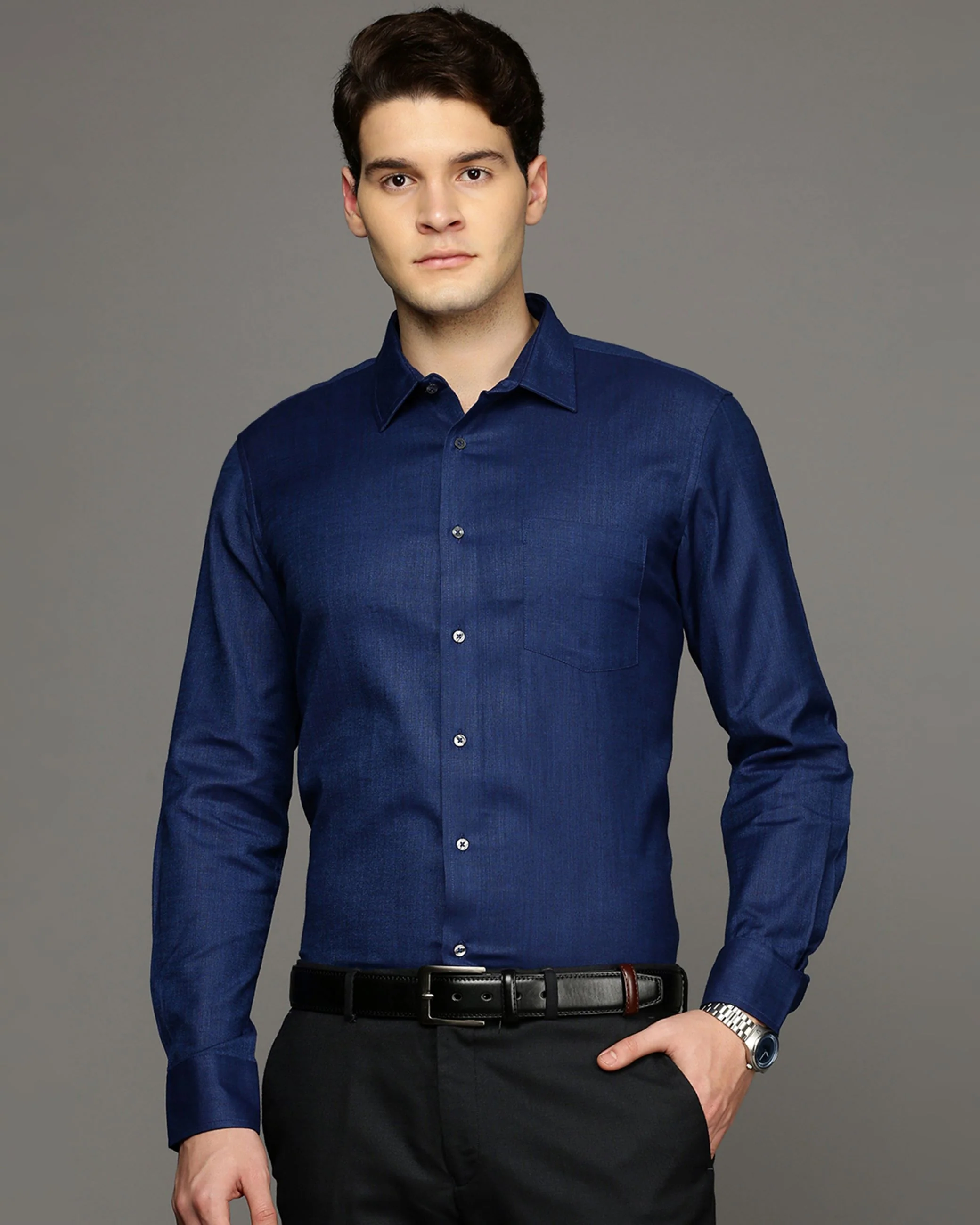 Men Navy Blue Cotton Blend Slim Shirt - Image 2