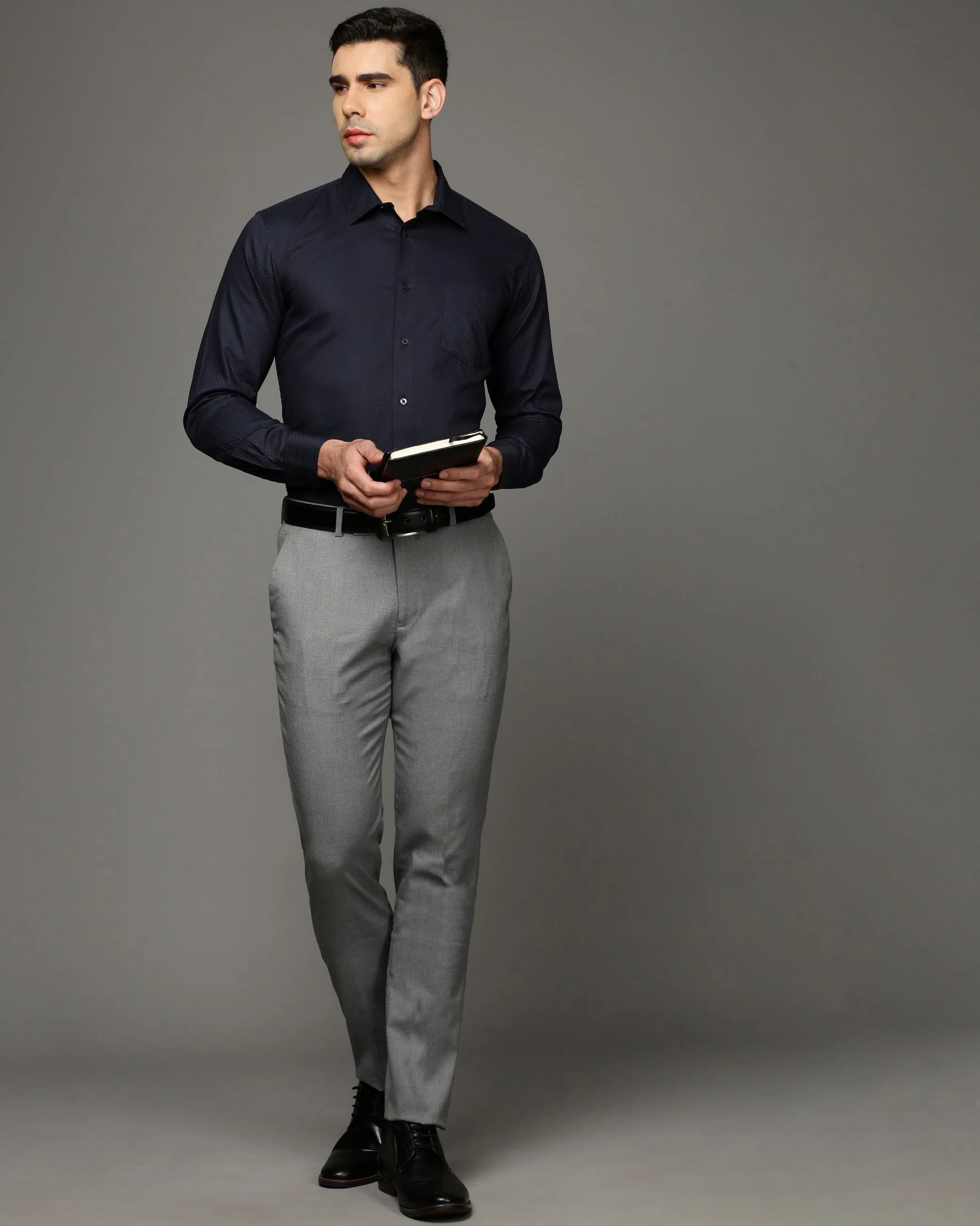 Men Navy Blue Cotton Blend Slim Shirt - Image 5