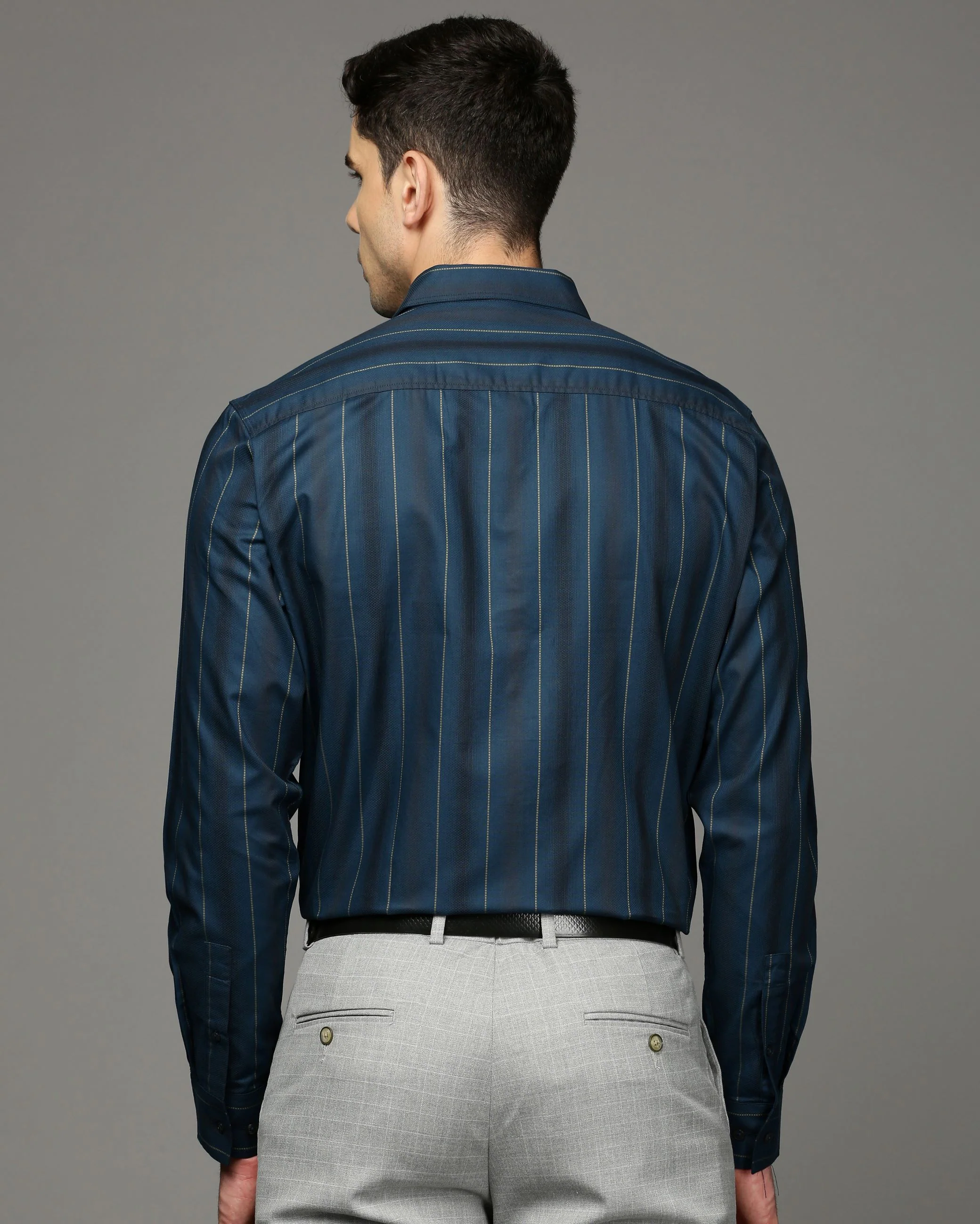 Men Navy Blue Cotton Blend Slim Shirt - Image 4