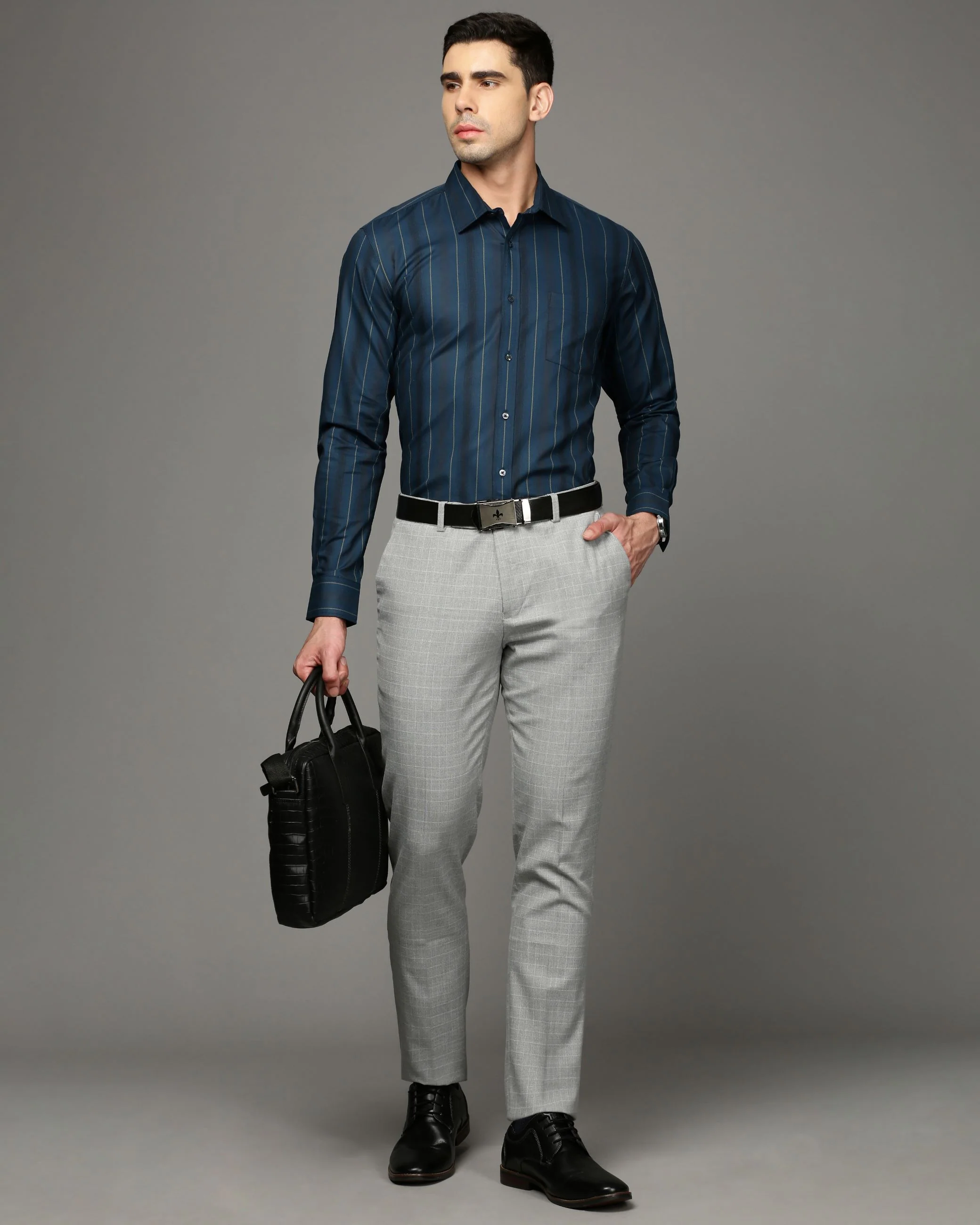 Men Navy Blue Cotton Blend Slim Shirt - Image 5