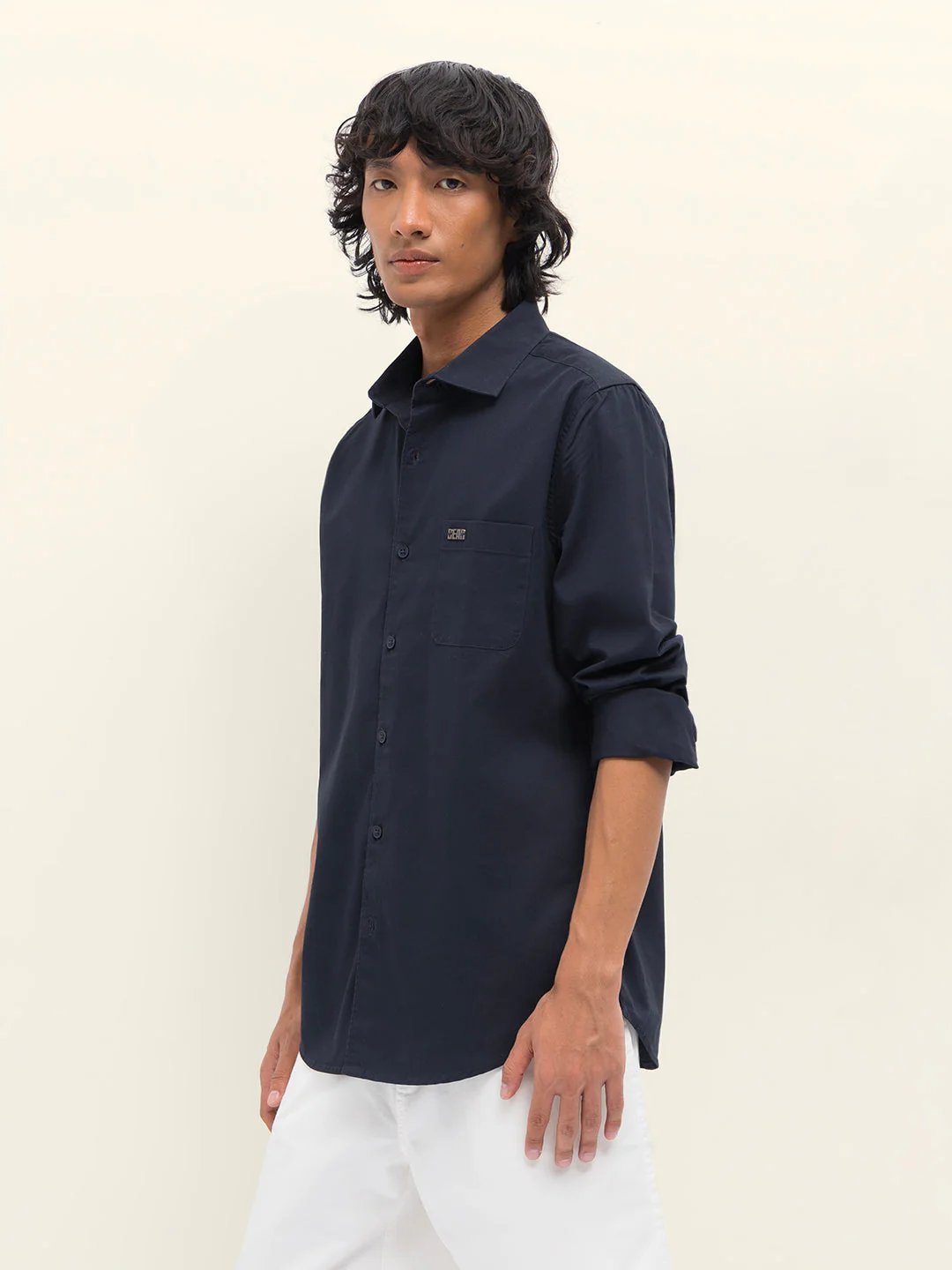 Men Navy Blue Cotton Blend Solid Slim Fit Casual Shirt - Image 3