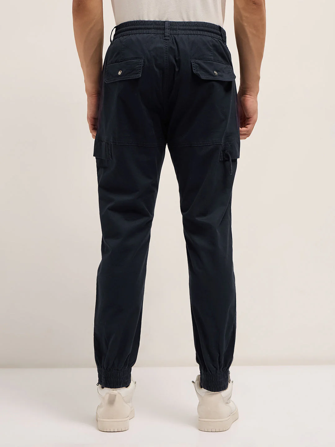 Men Navy Blue Cotton Relaxed Fit Cargo Pants - Image 2