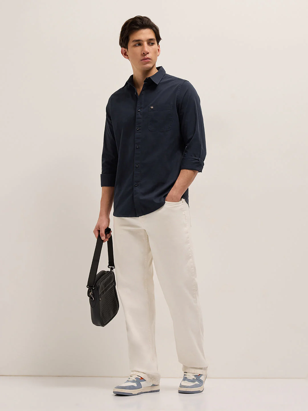 Men Navy Blue Cotton Solid Slim Fit Casual Shirt - Image 4