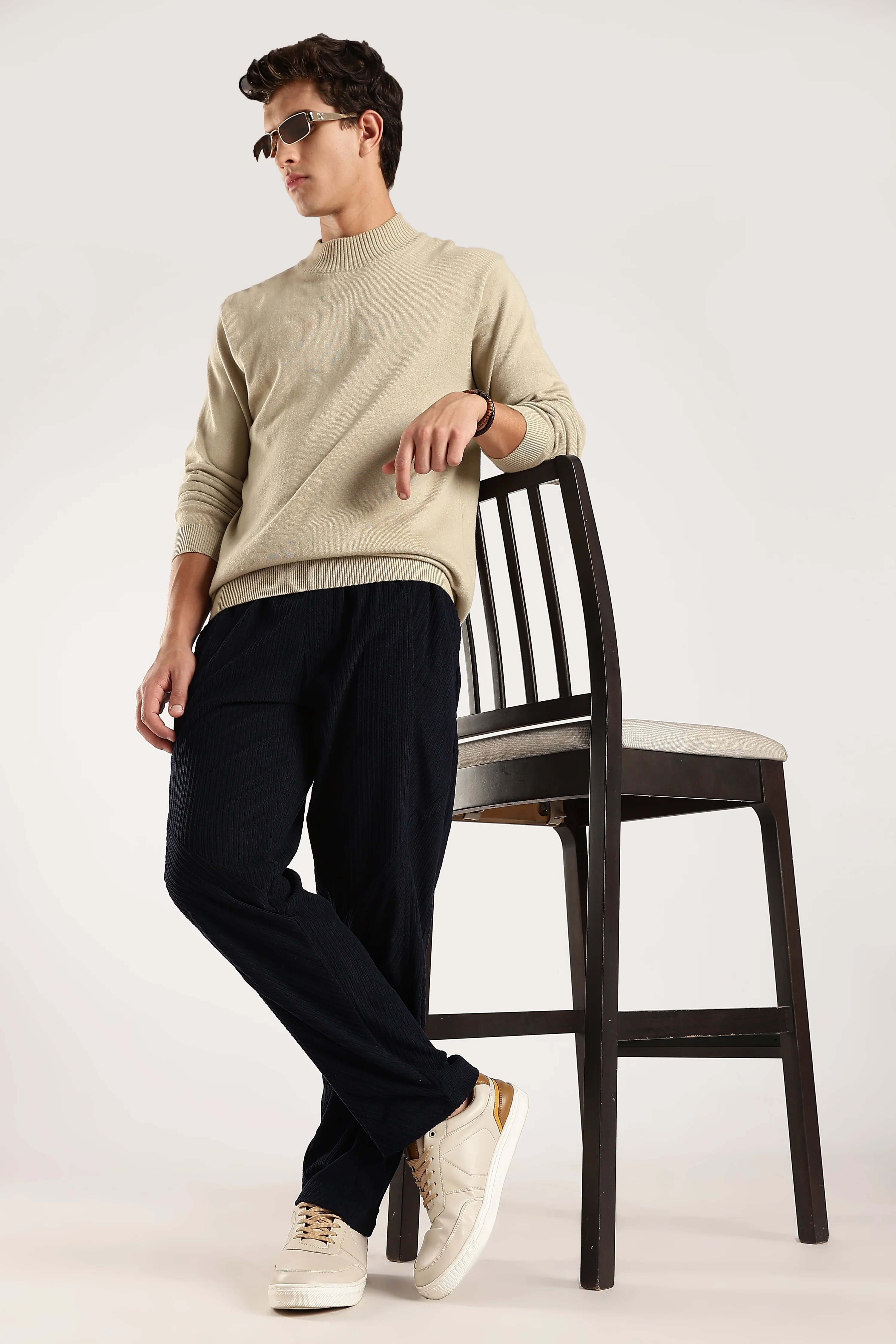 Men Navy Blue Textured Drawcord Trousers - Image 3