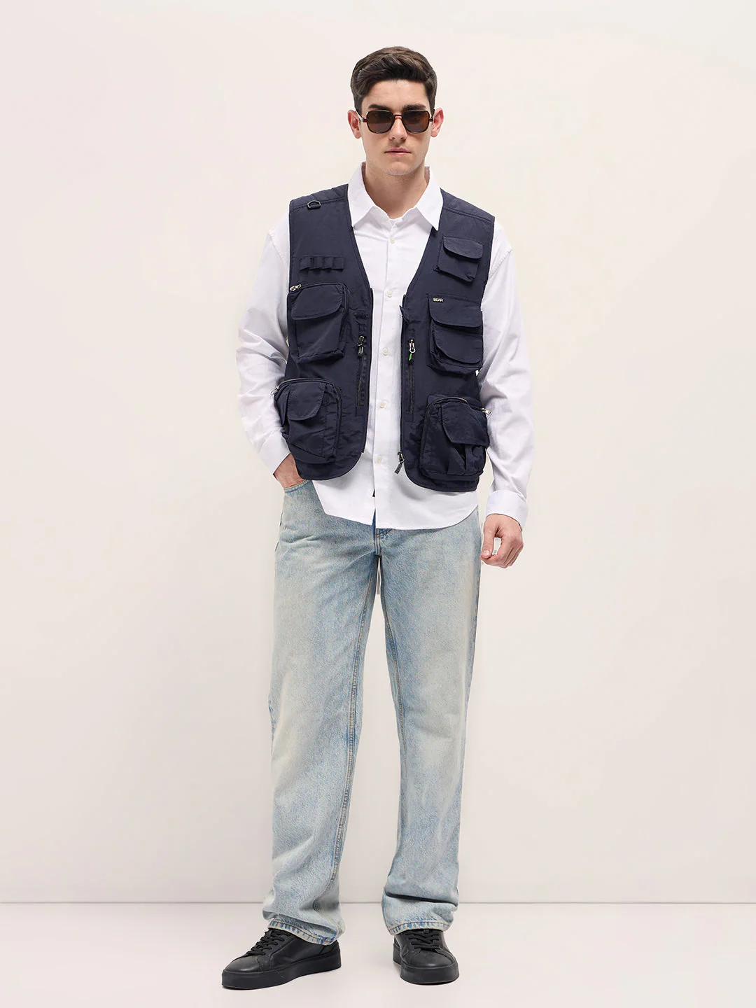 Men Navy Blue Outdoor Utility Multi-Pocket Vest - Image 4