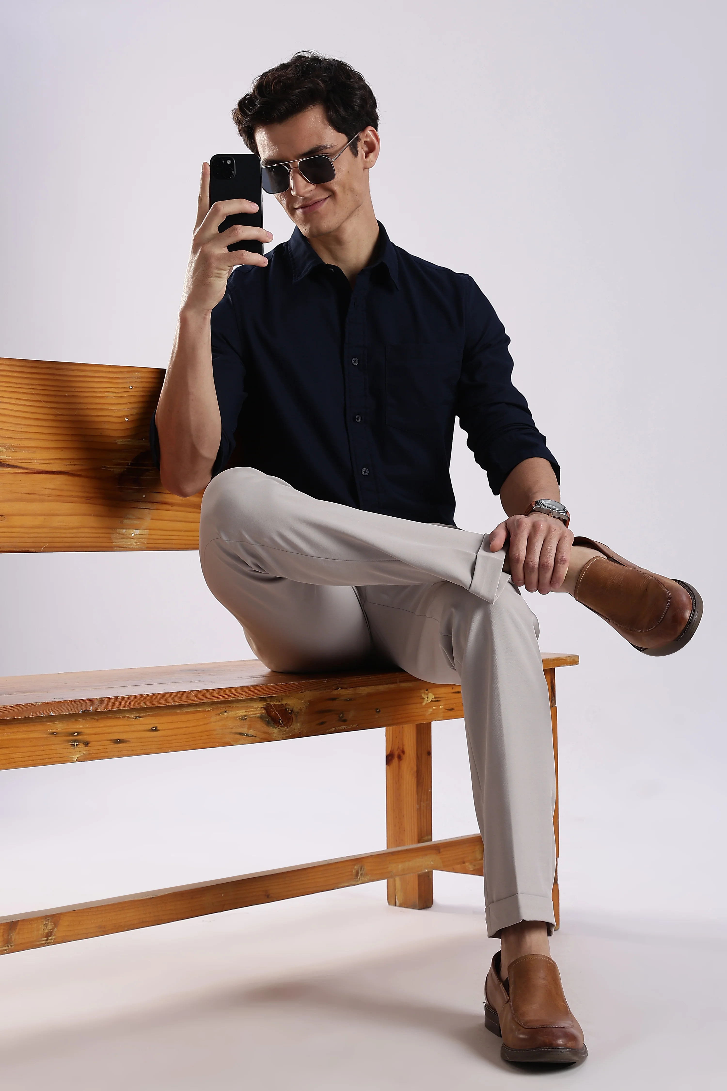 Men Navy Blue Oxford Solid Shirt - Image 12