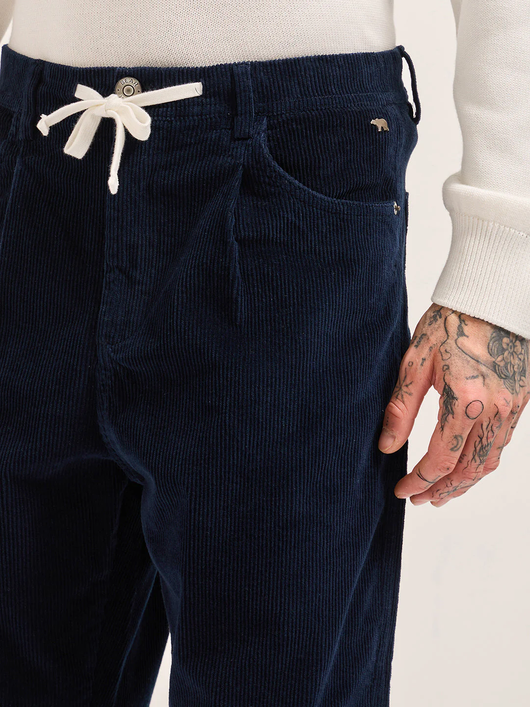 Men Navy Blue Solid Baggy Fit Corduroy Cotton Pant - Image 5