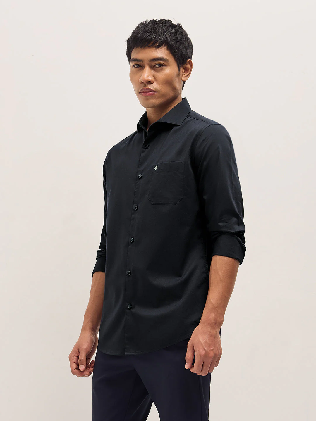 Men Navy Blue Solid Polyester Blend Tailored Fit Formal Shirt - Image 3