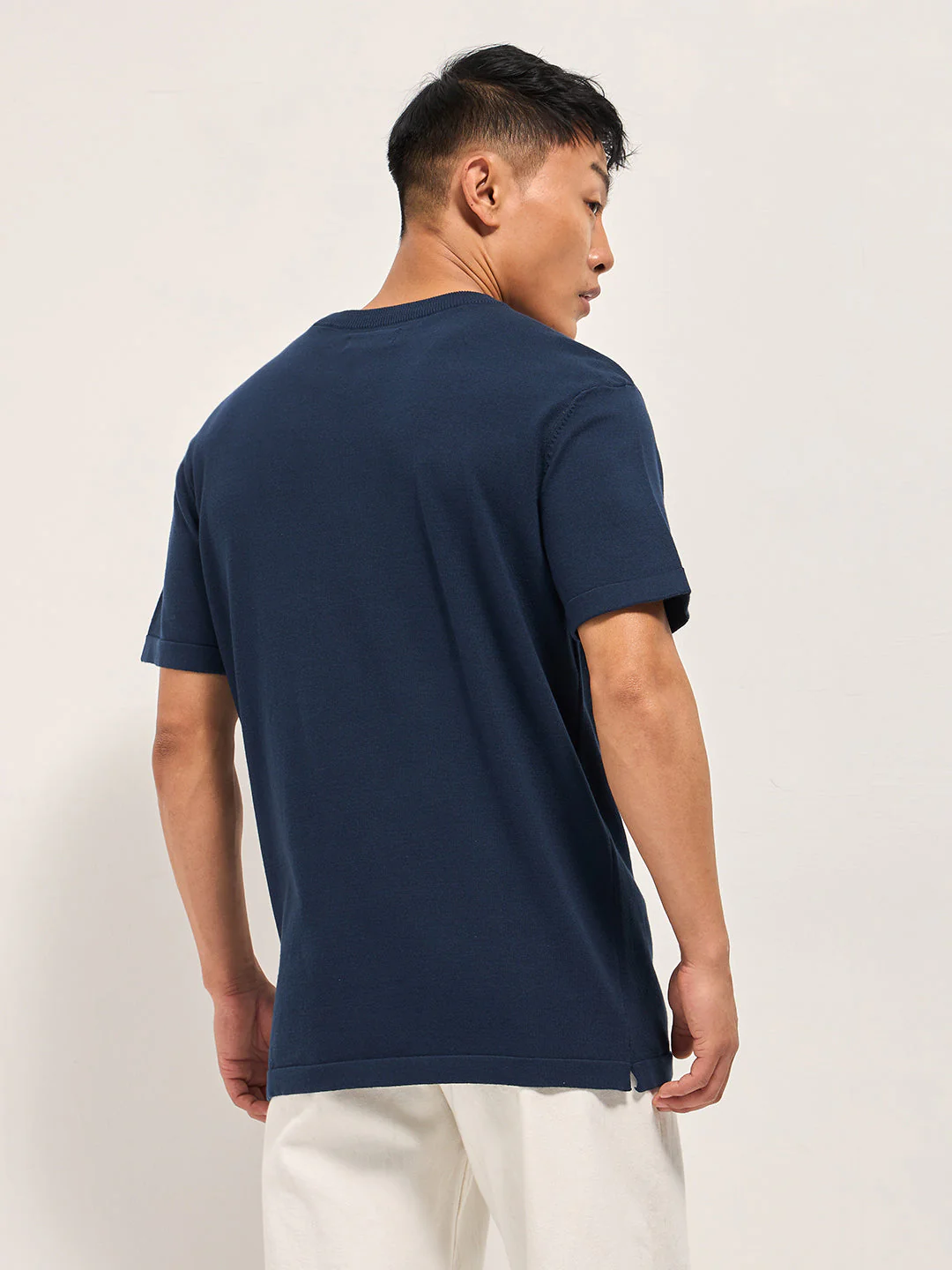 Men Navy Blue Solid Regular Fit Ribbed Crew Neck T-shirt - Image 2