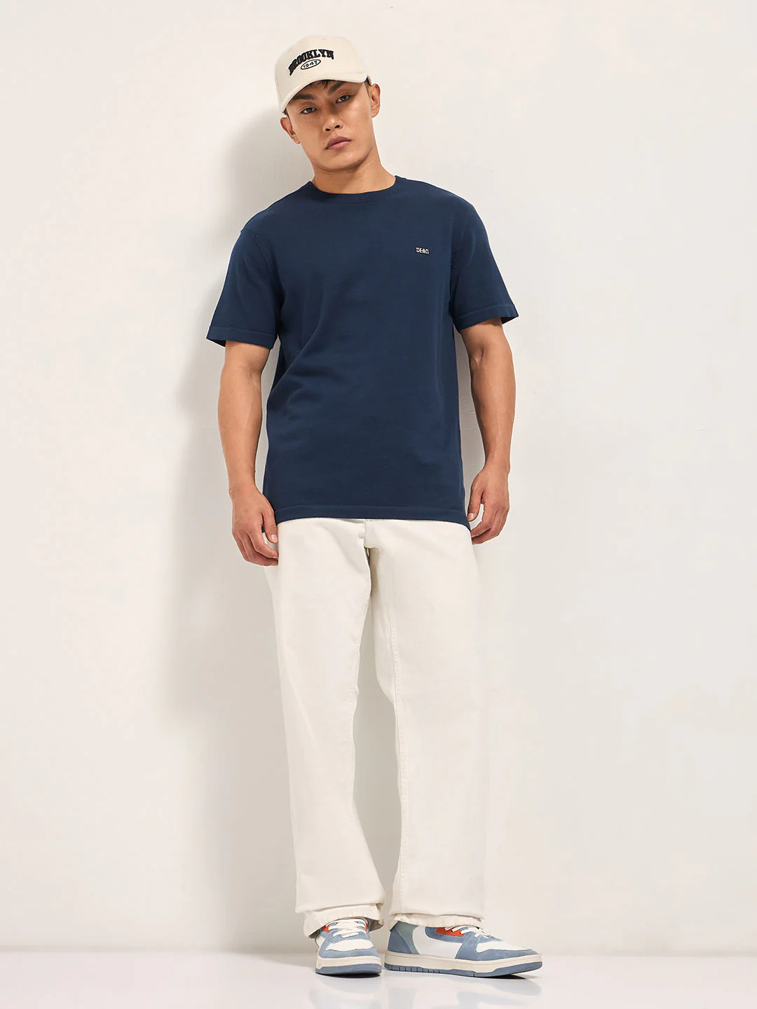 Men Navy Blue Solid Regular Fit Ribbed Crew Neck T-shirt - Image 4