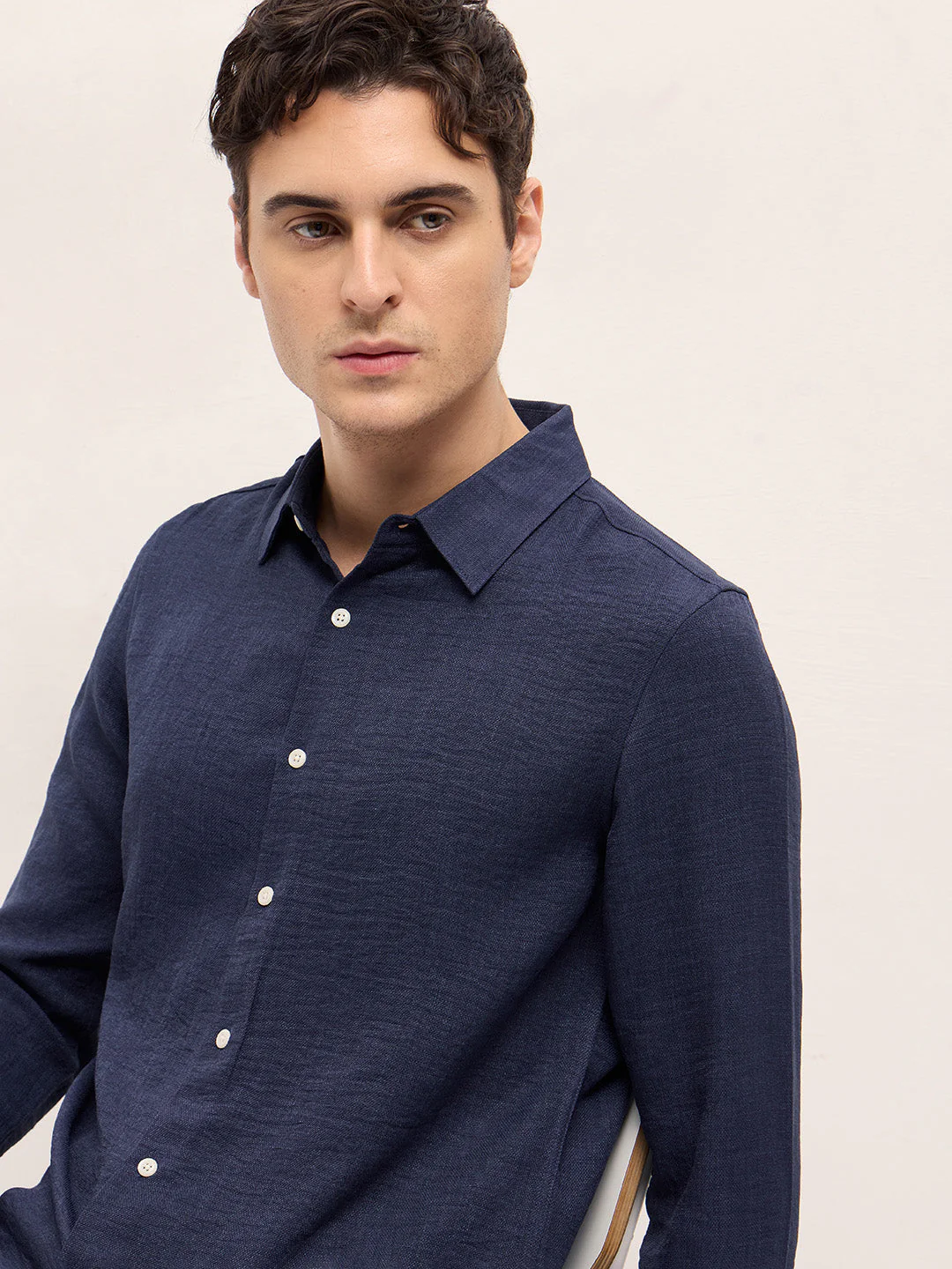 Men Navy Blue Solid Seersucker Effect Slim Fit Casual Shirt - Image 5