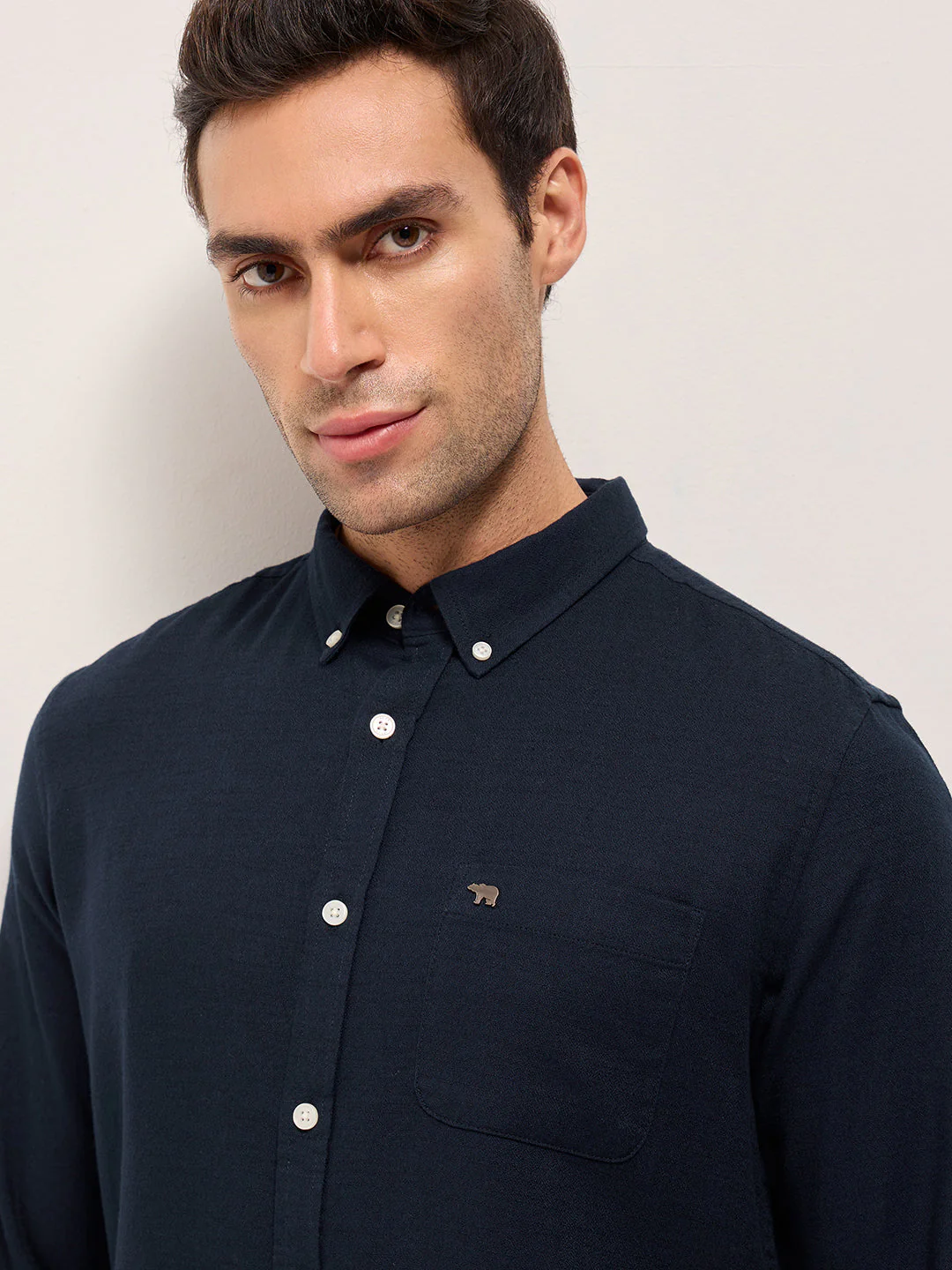 Men Navy Blue Solid Slim Fit Cotton Casual Shirt - Image 5