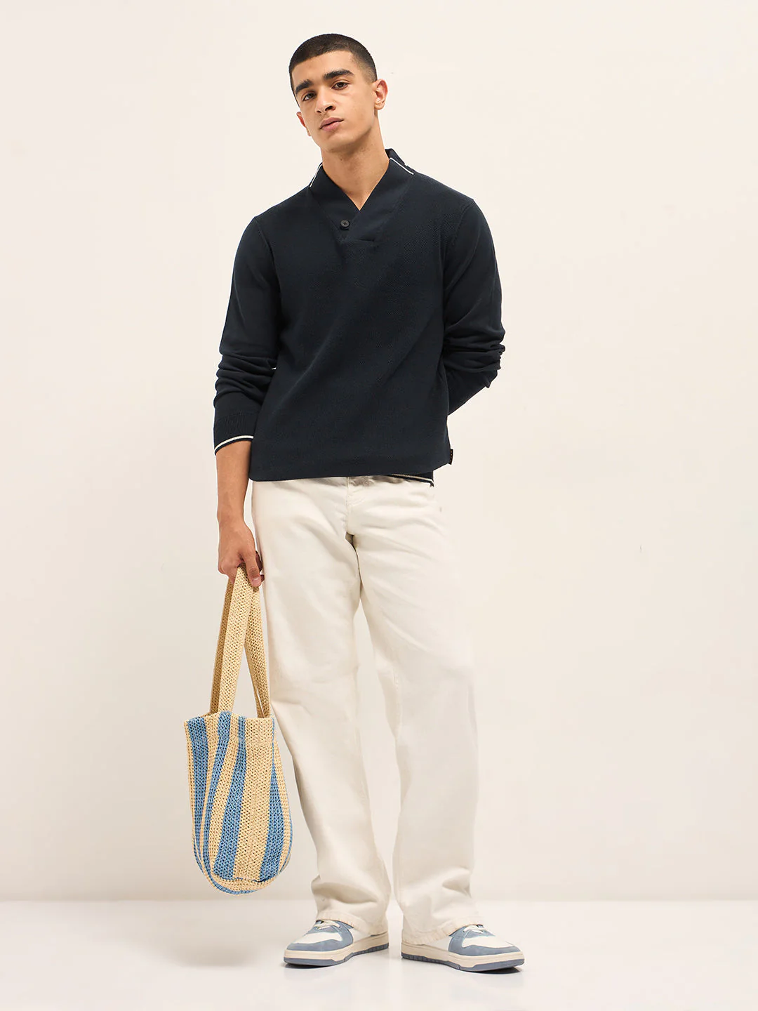 Men Navy Blue Textured Slim Fit Shawl Collar Full Sleeve T-shirt - Image 4