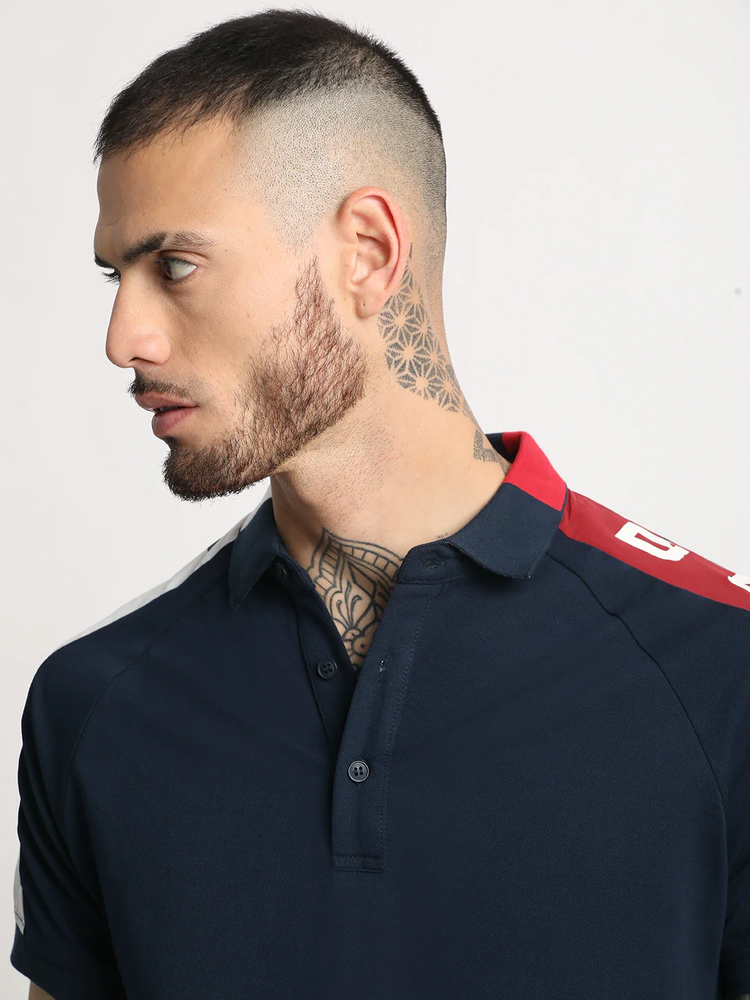 Men  Navy Colourblocked Polo T-shirt - Image 2