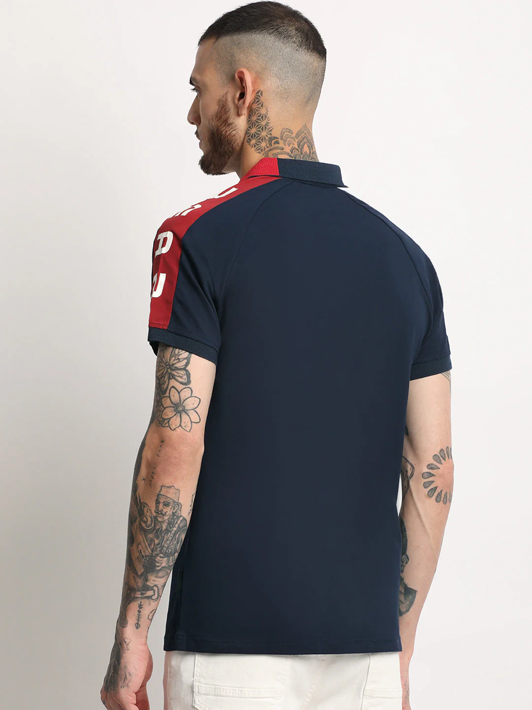Men  Navy Colourblocked Polo T-shirt - Image 4