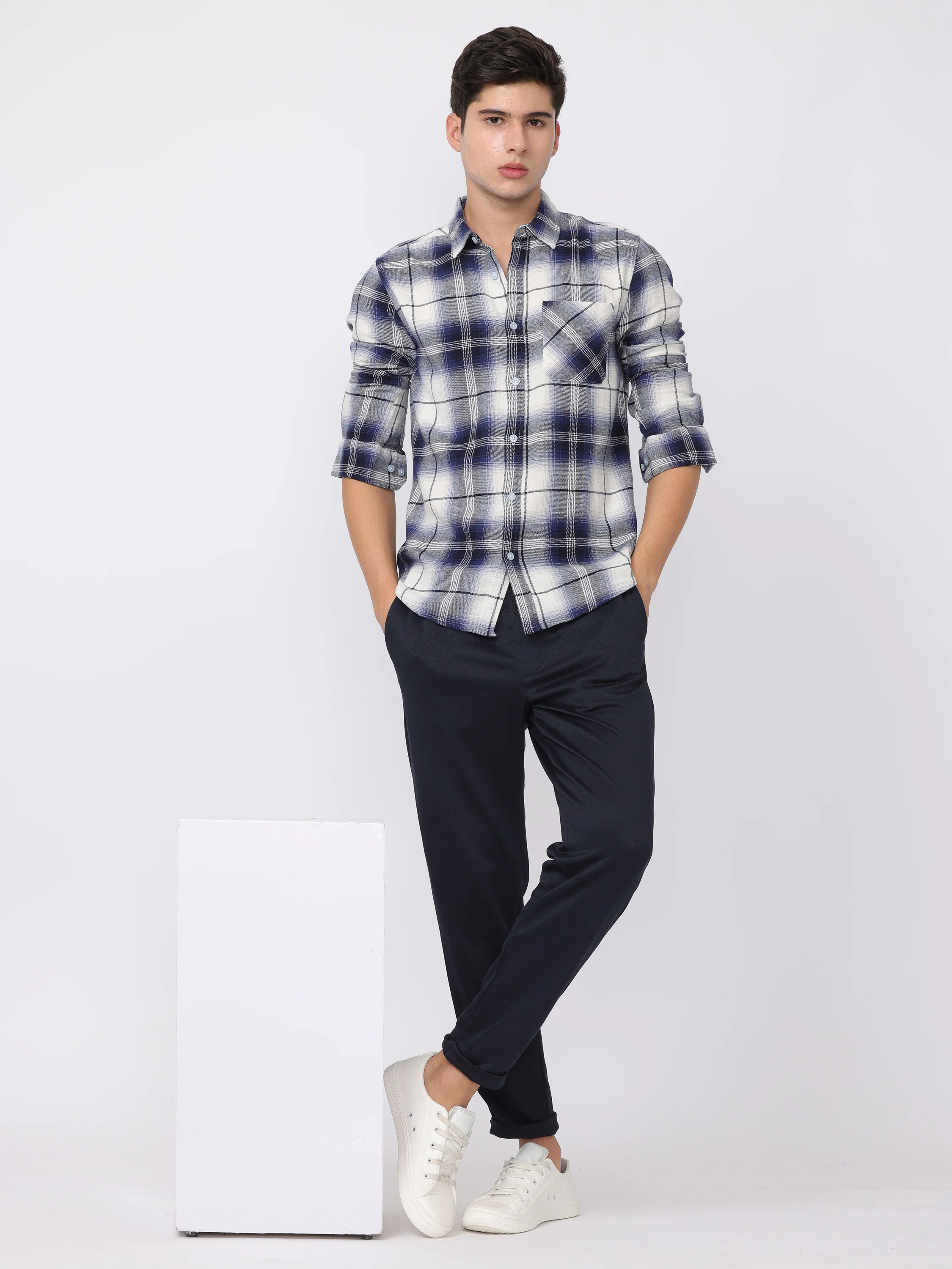 Men Navy Comfort Fit Joggers - Image 2