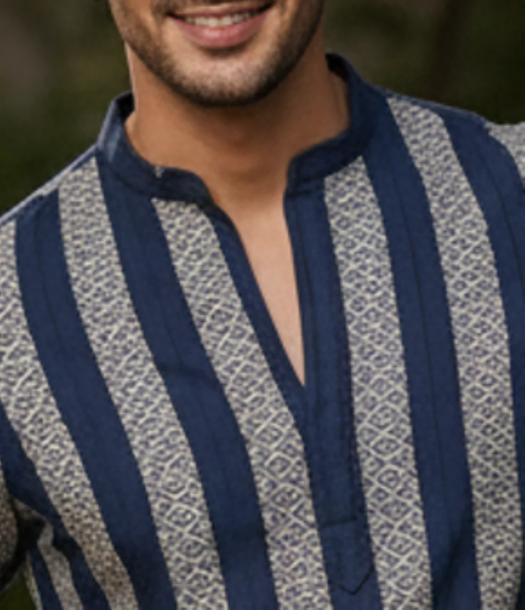 Men Navy Embroidered Kurta - Image 5