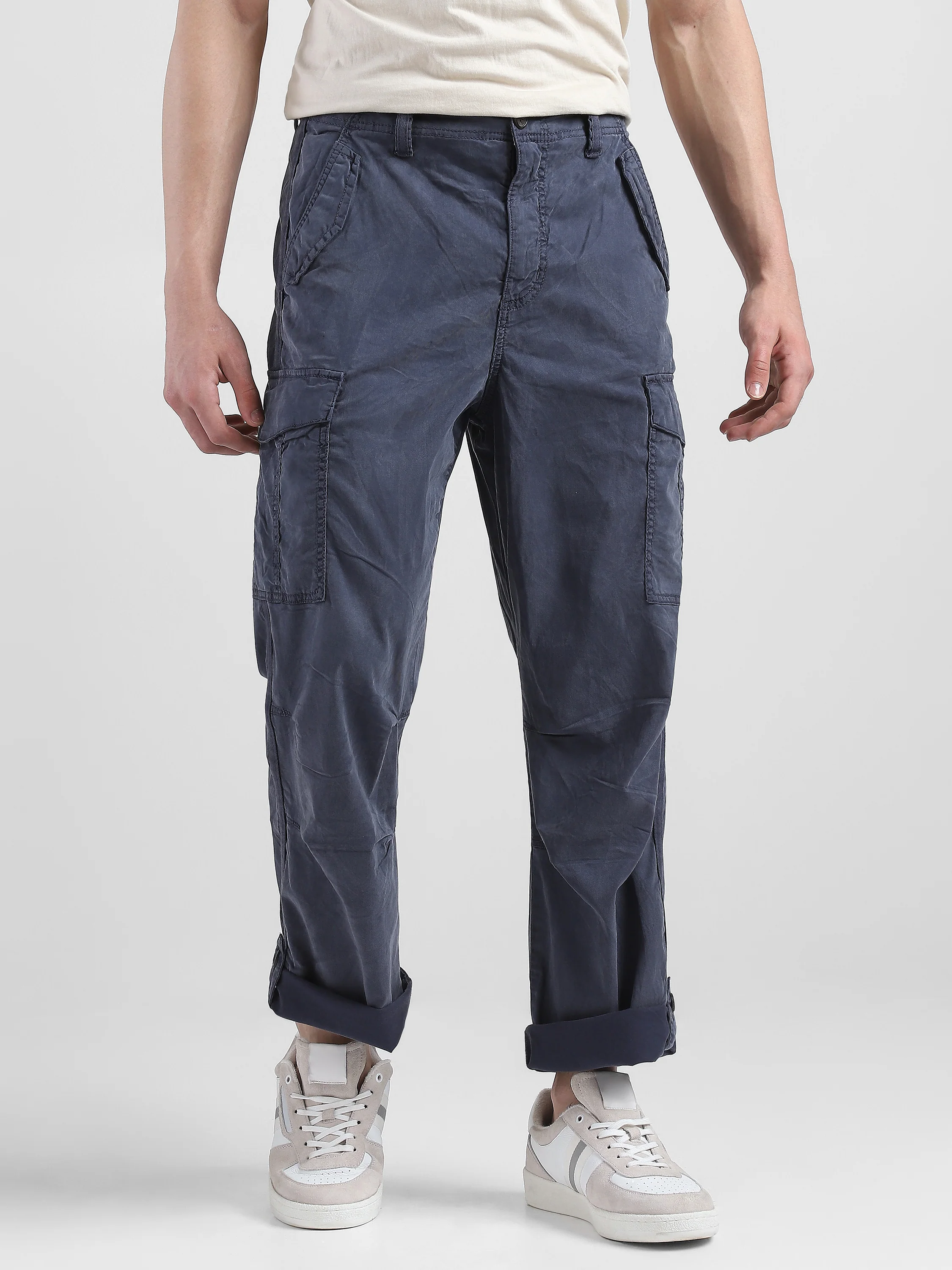 Men Navy Mid Rise Comfort Fit Cargo with 6 pockets - Image 3