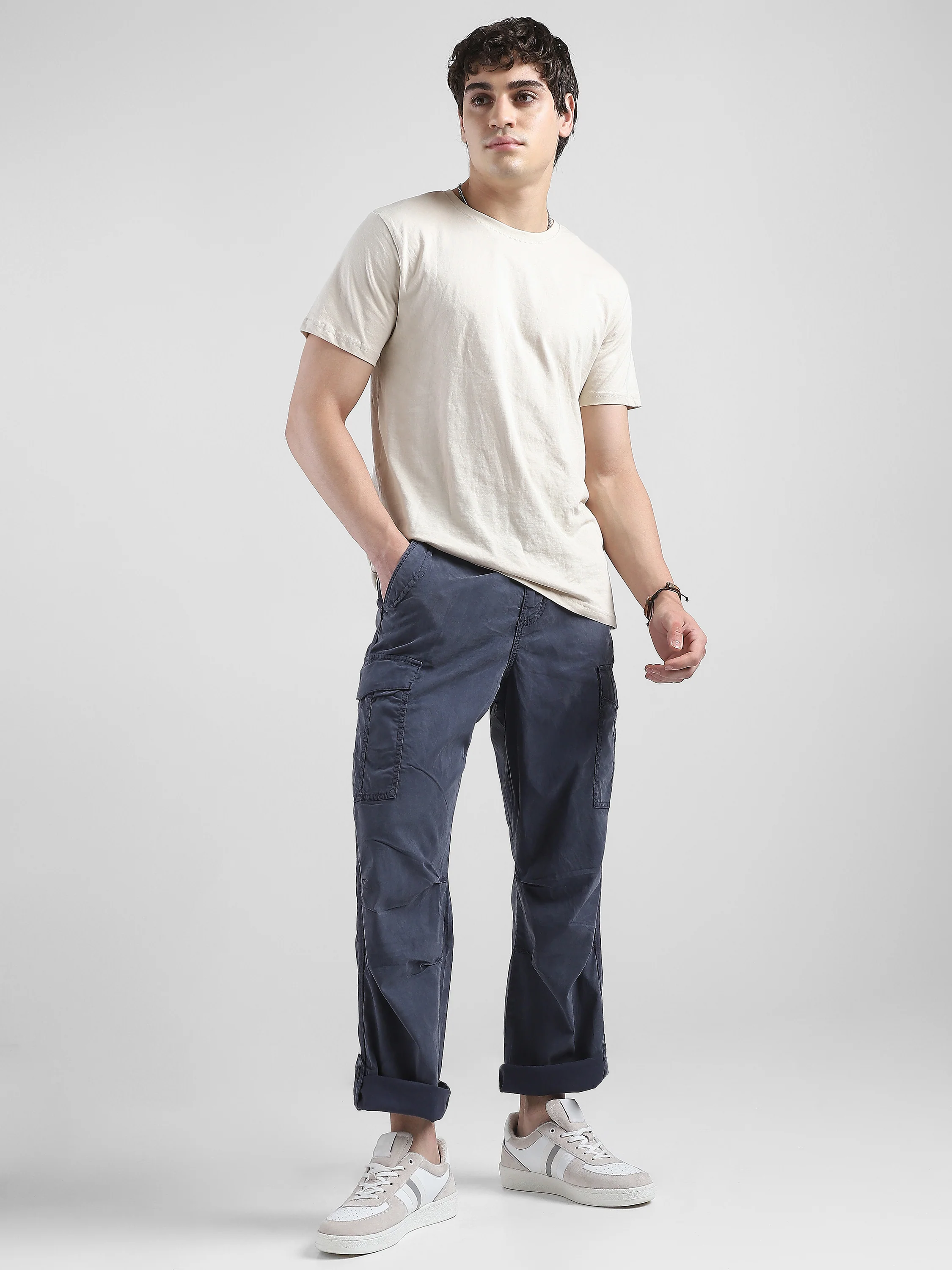 Men Navy Mid Rise Comfort Fit Cargo with 6 pockets - Image 5