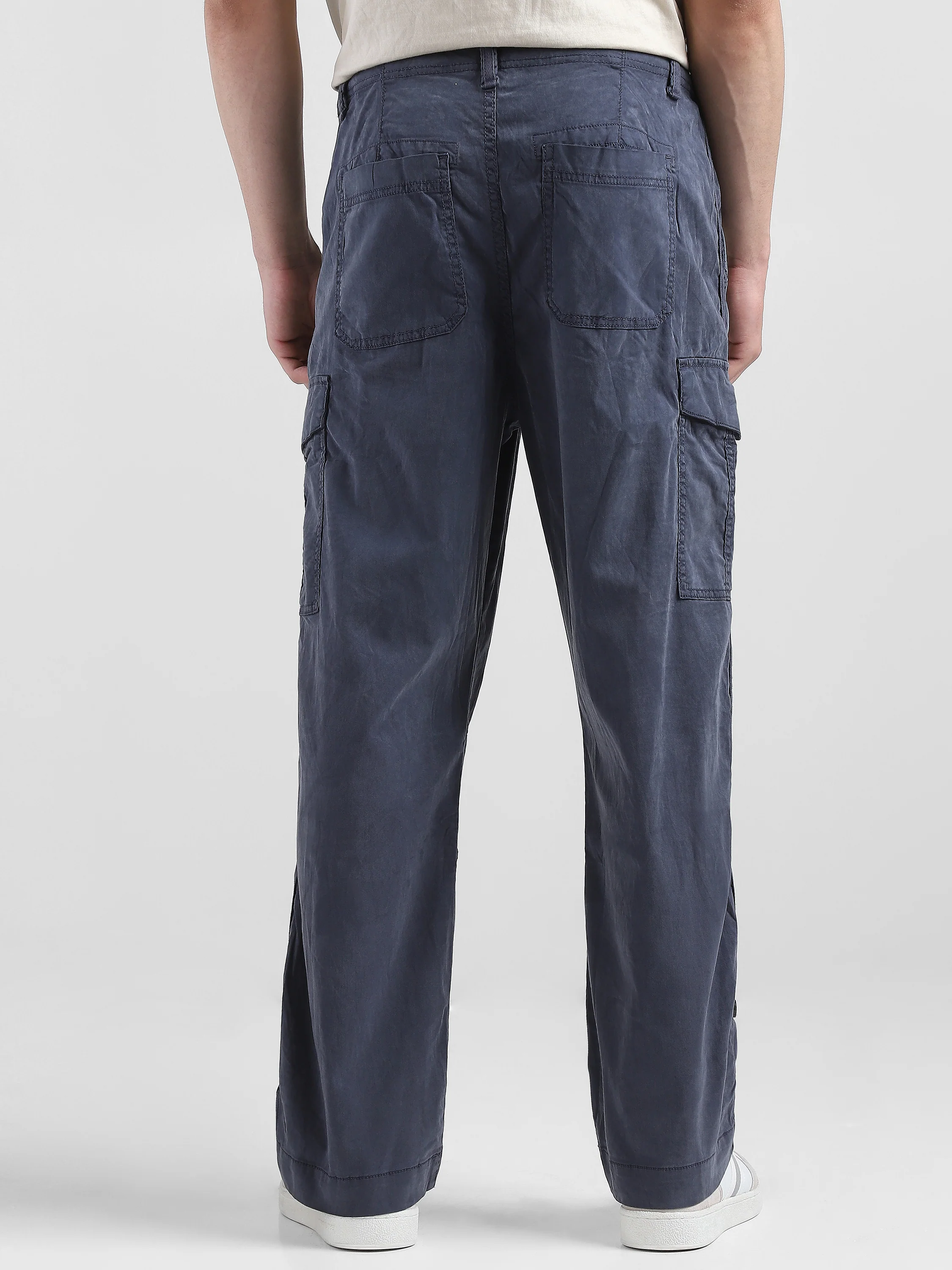 Men Navy Mid Rise Comfort Fit Cargo with 6 pockets - Image 6