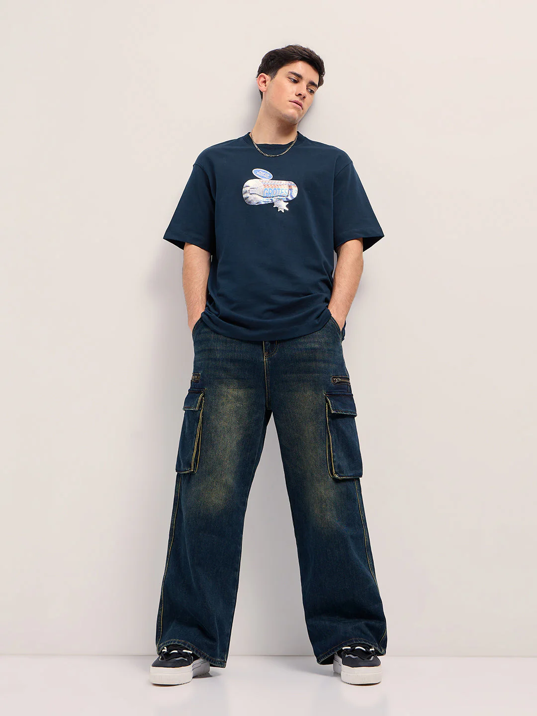 Men Navy Oversize Graphic Printed Crew Neck T-shirt - Image 4
