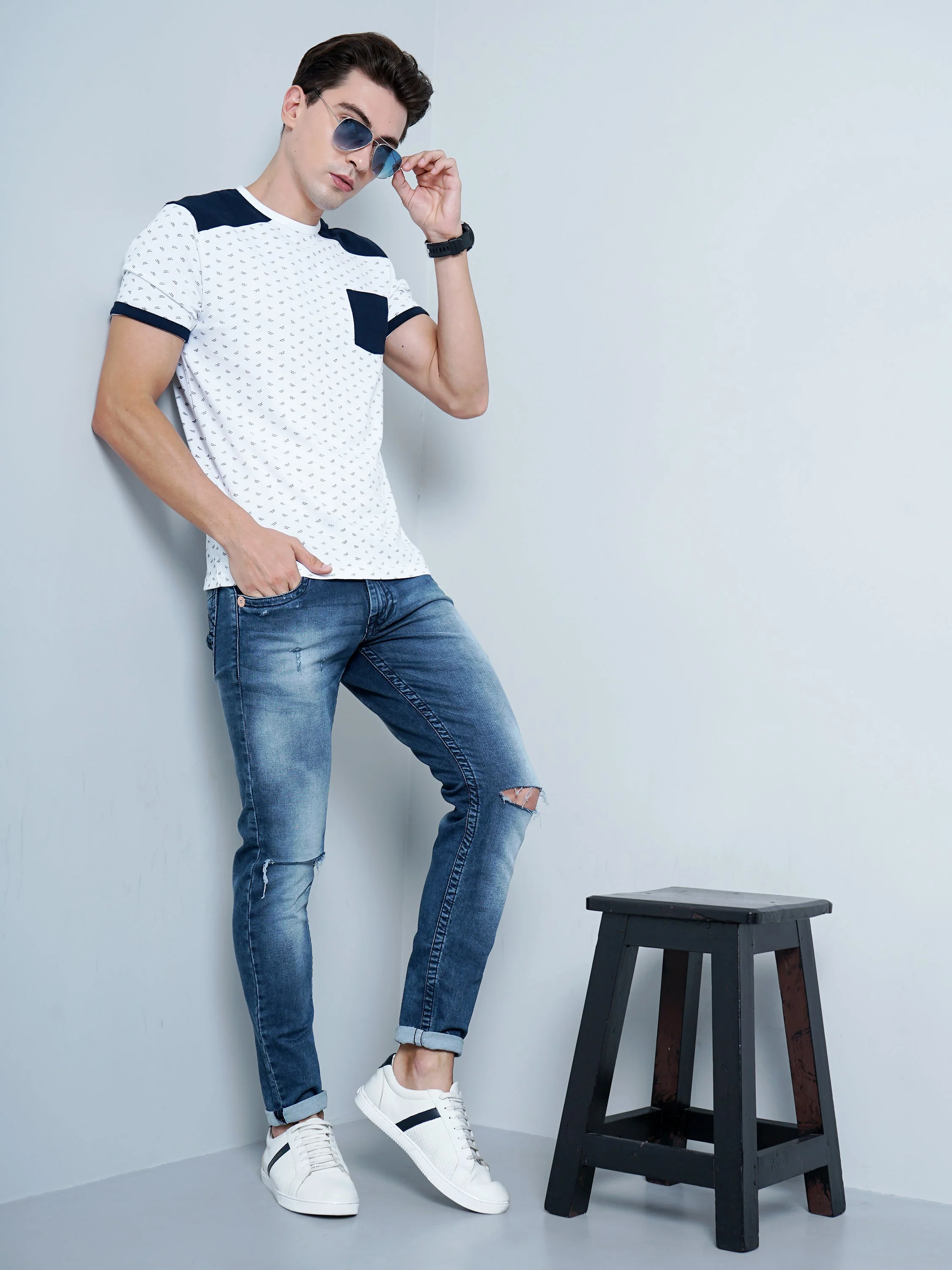 Men Navy Pocket White T-Shirt - Image 6