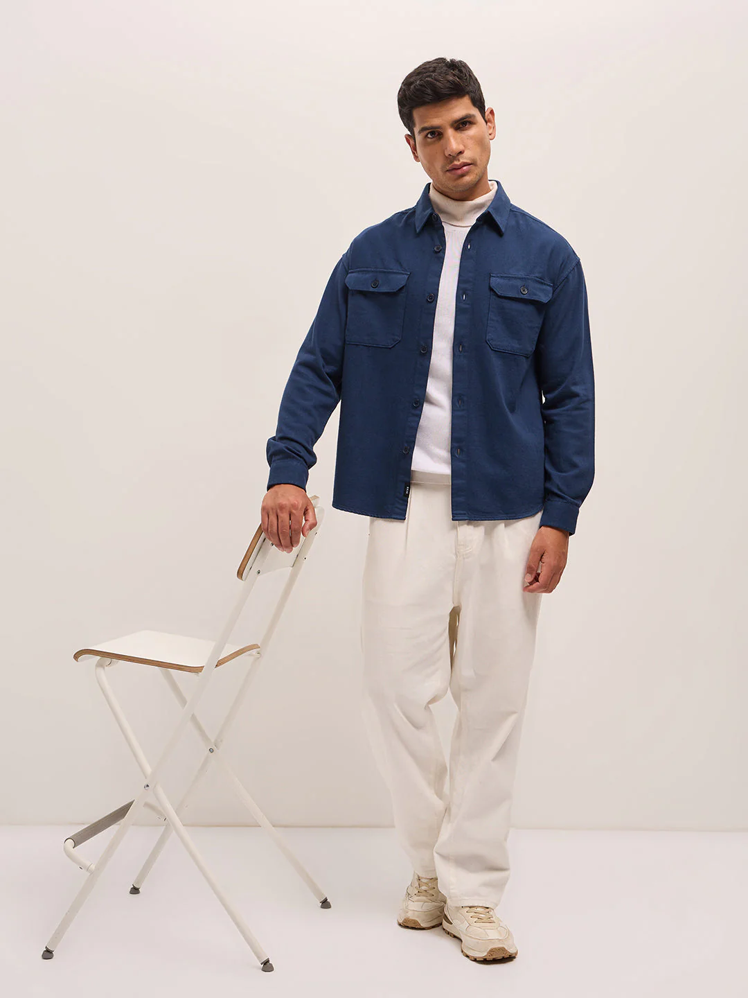 Men Navy Solid Relax Fit Overshirt - Image 4