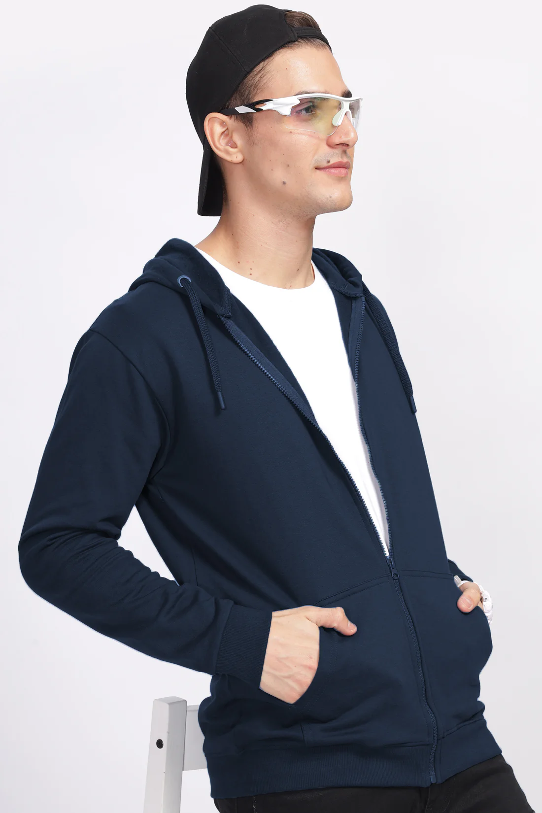 Men Navy Sweatshirt With Zipper Hoodies - Image 5
