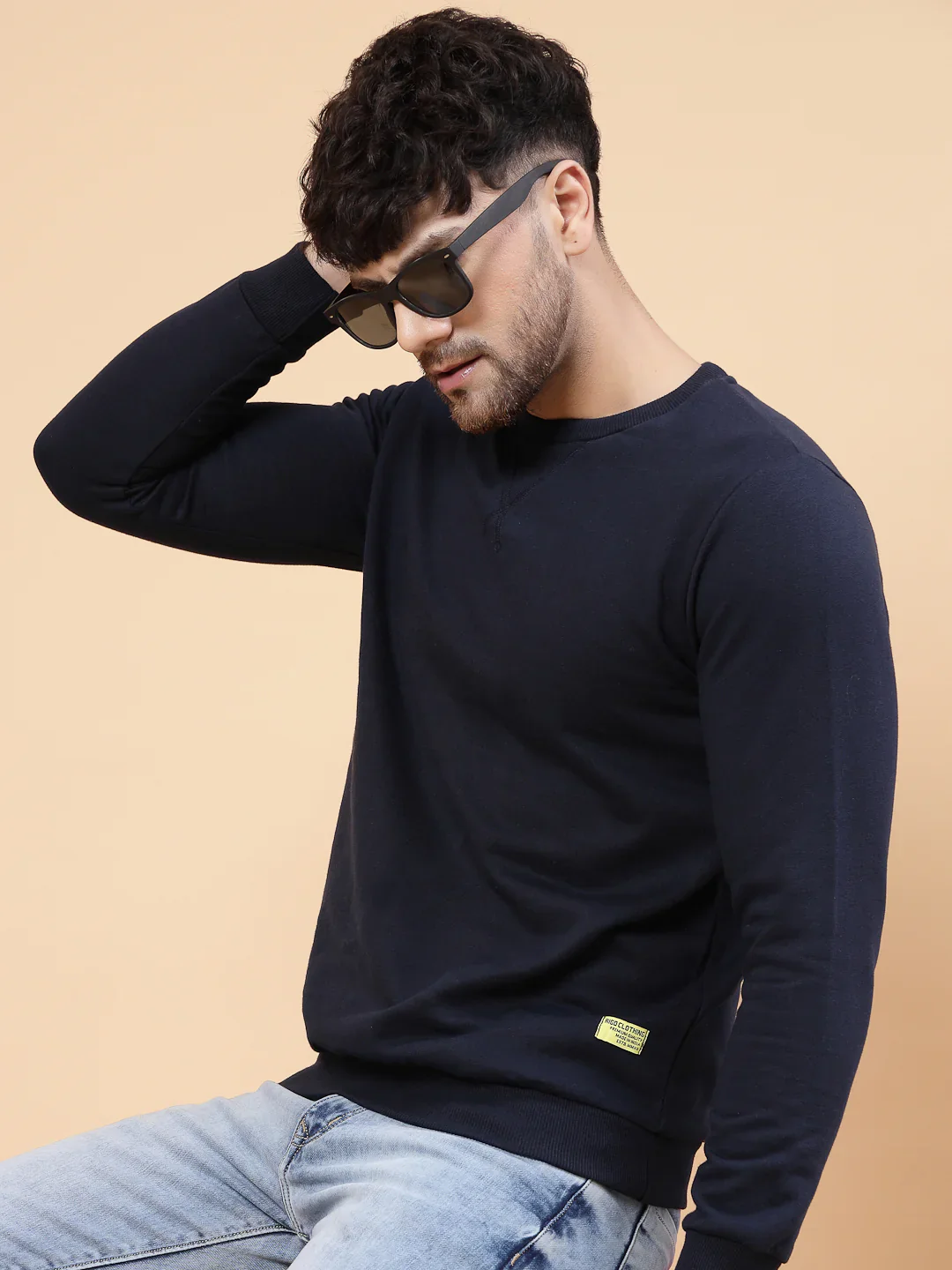 Men Neck Stitch Detail Basic Fleece Sweatshirt - Image 3