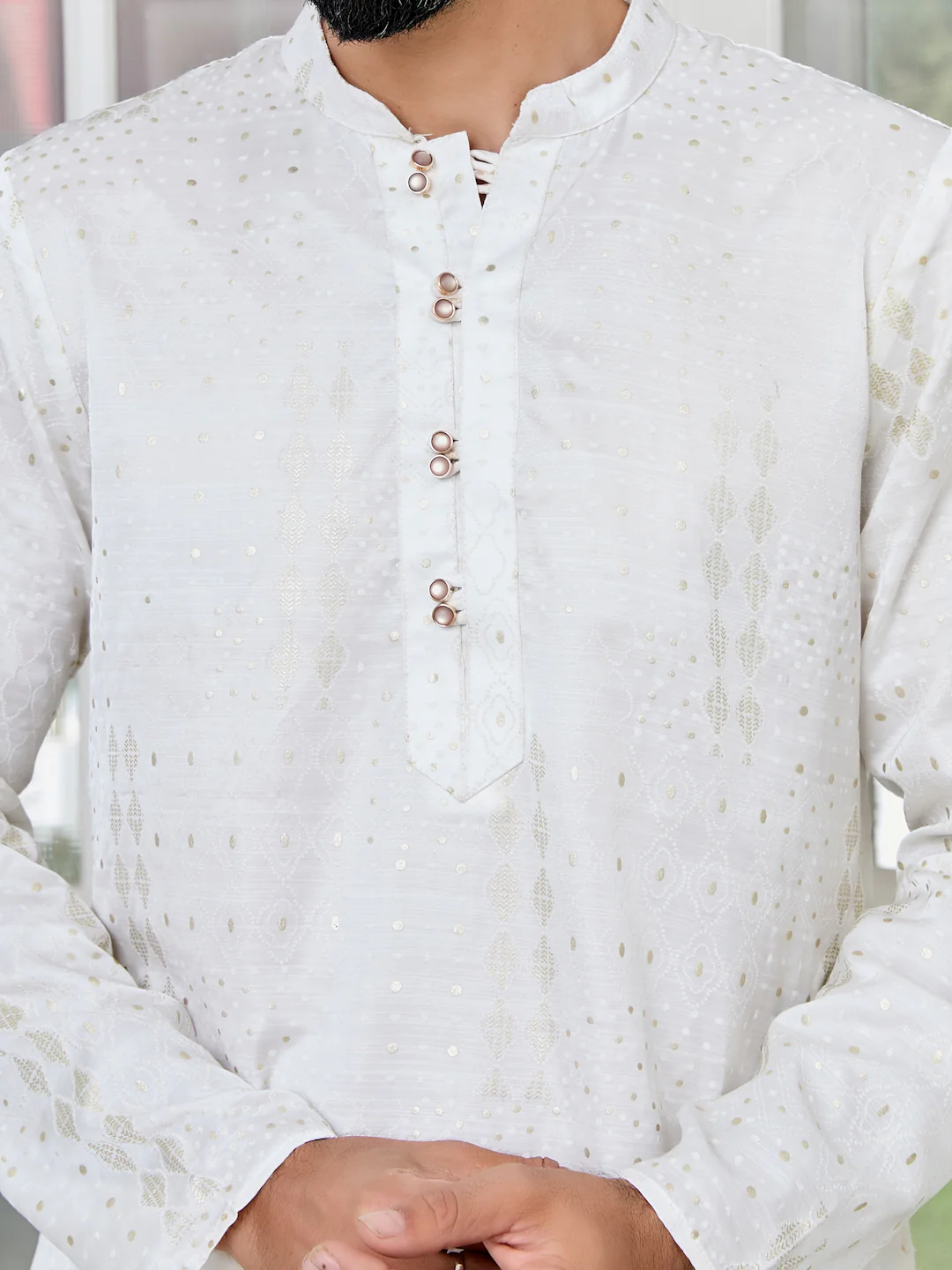 Men Off White Embossed and Foil Kurta - Image 2