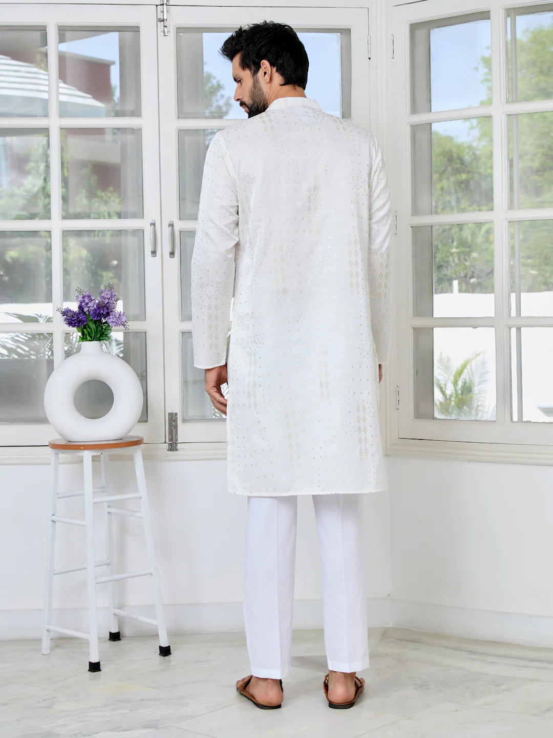 Men Off White Embossed and Foil Kurta - Image 4