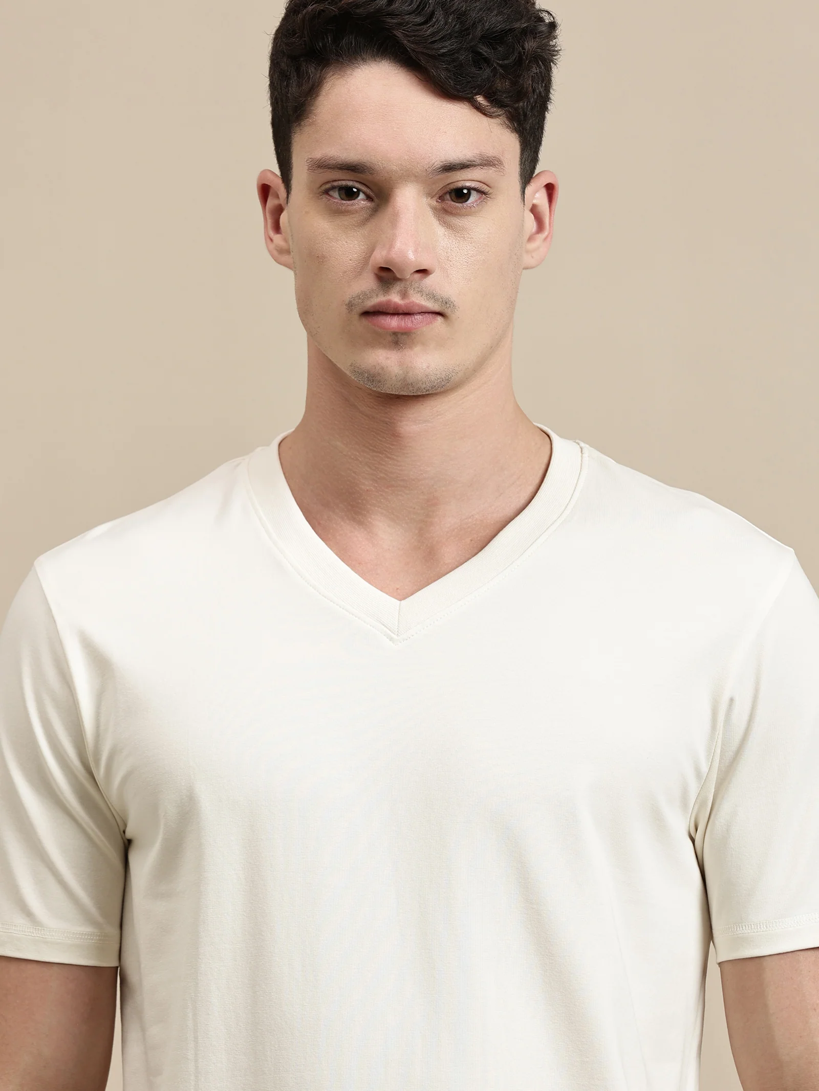 Men Off White Half Sleeve T-Shirt - Image 4