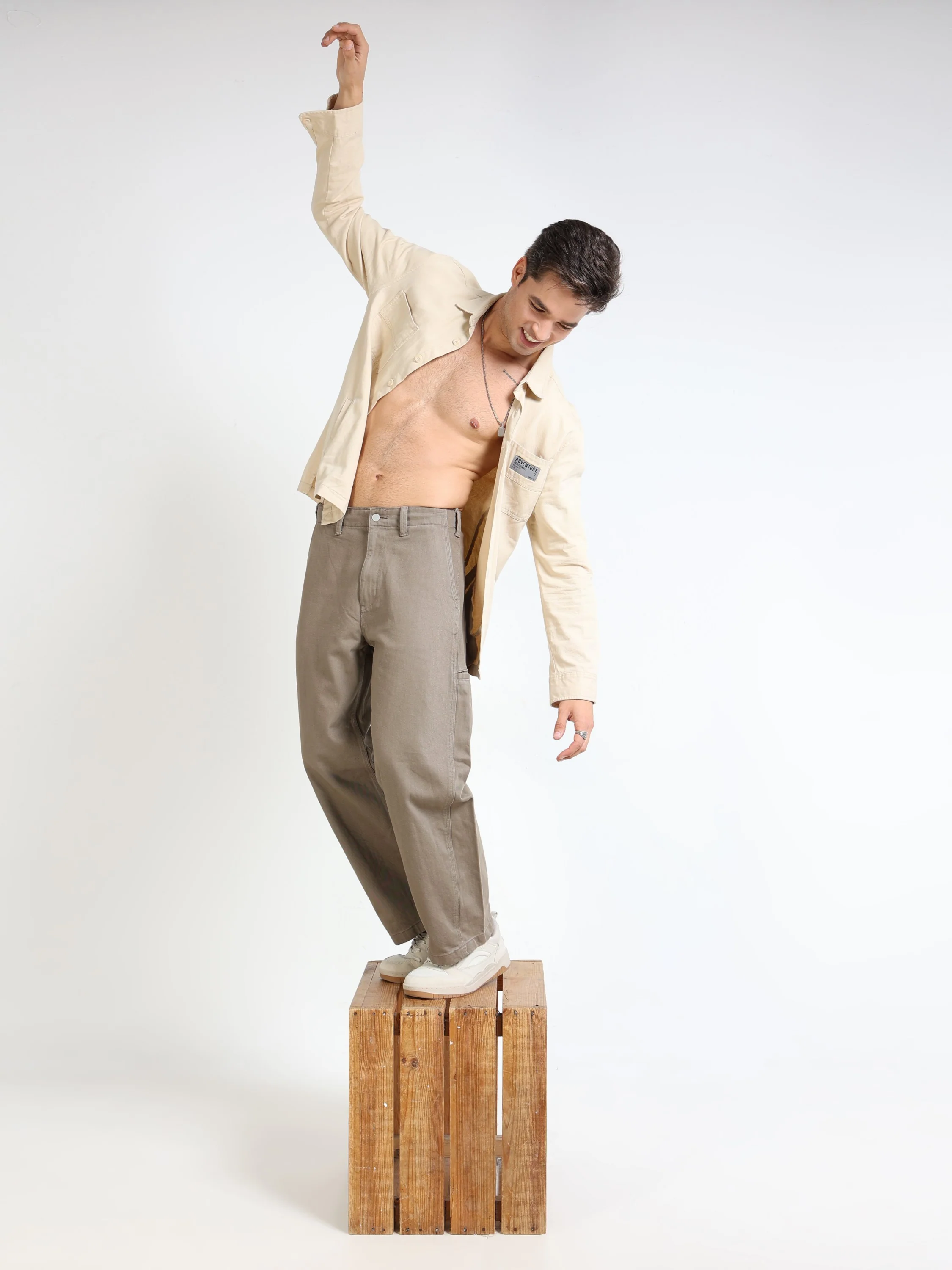 Men Khaki Baggy Fit Pants - Image 5