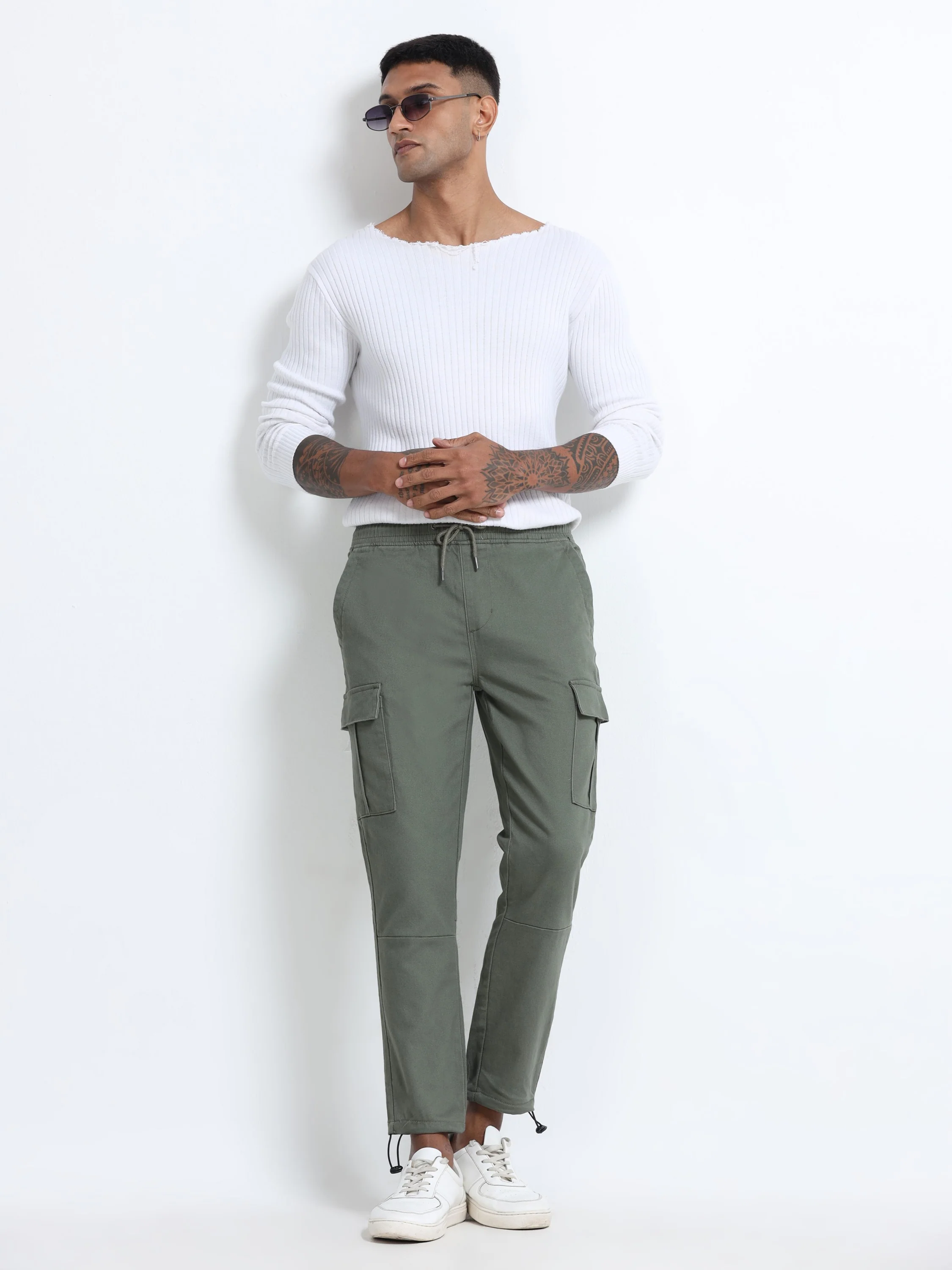 Men Cotton Stretch Olive Cargo Pants - Image 2