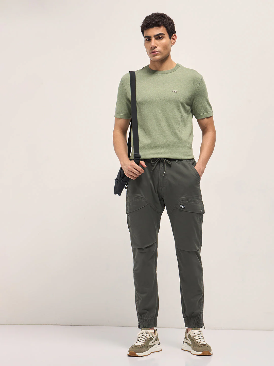 Men Olive Cotton Relaxed Fit Cargo Pants - Image 4