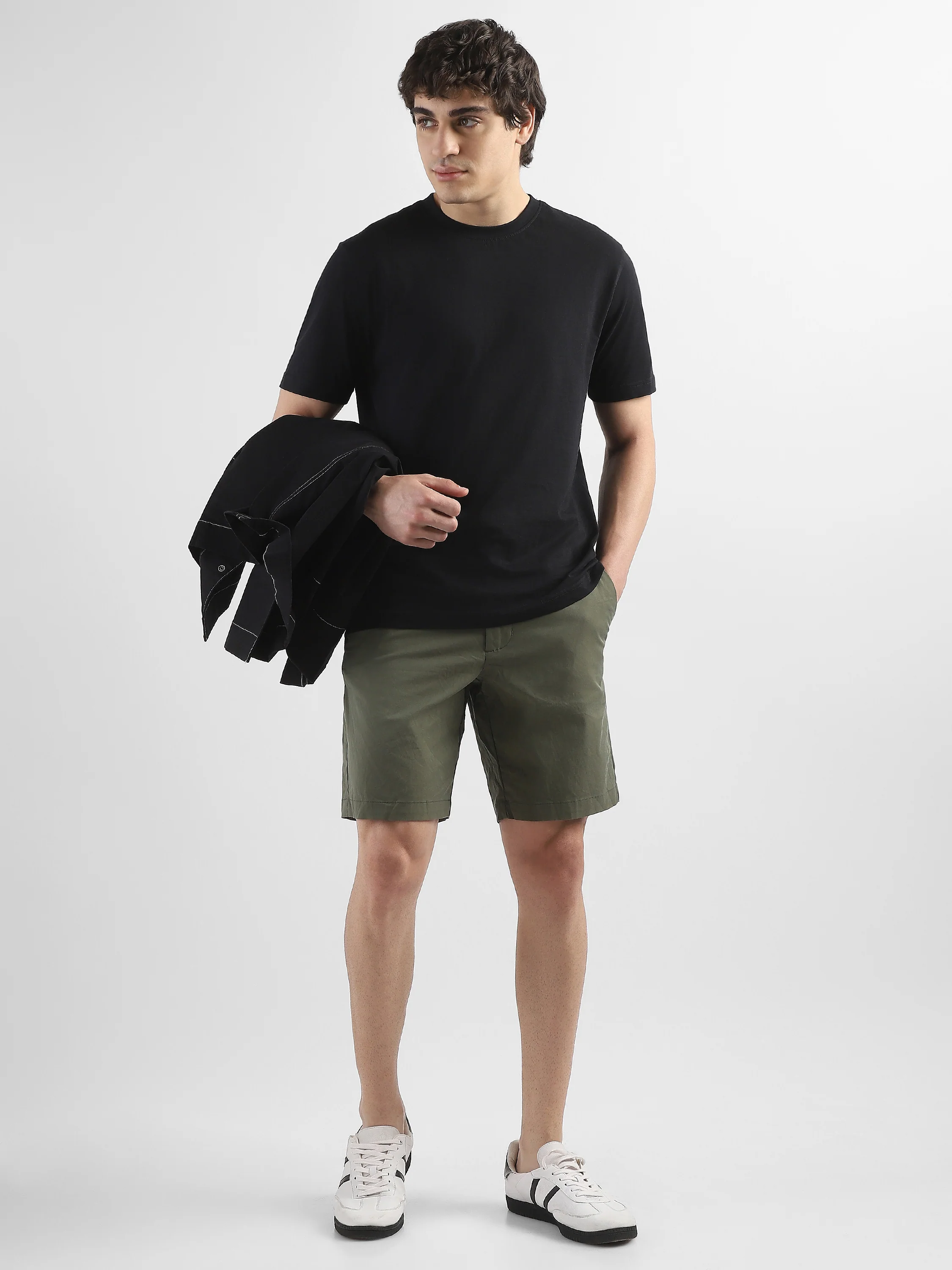 Men Olive Knee Length Regular Fit Shorts - Image 2