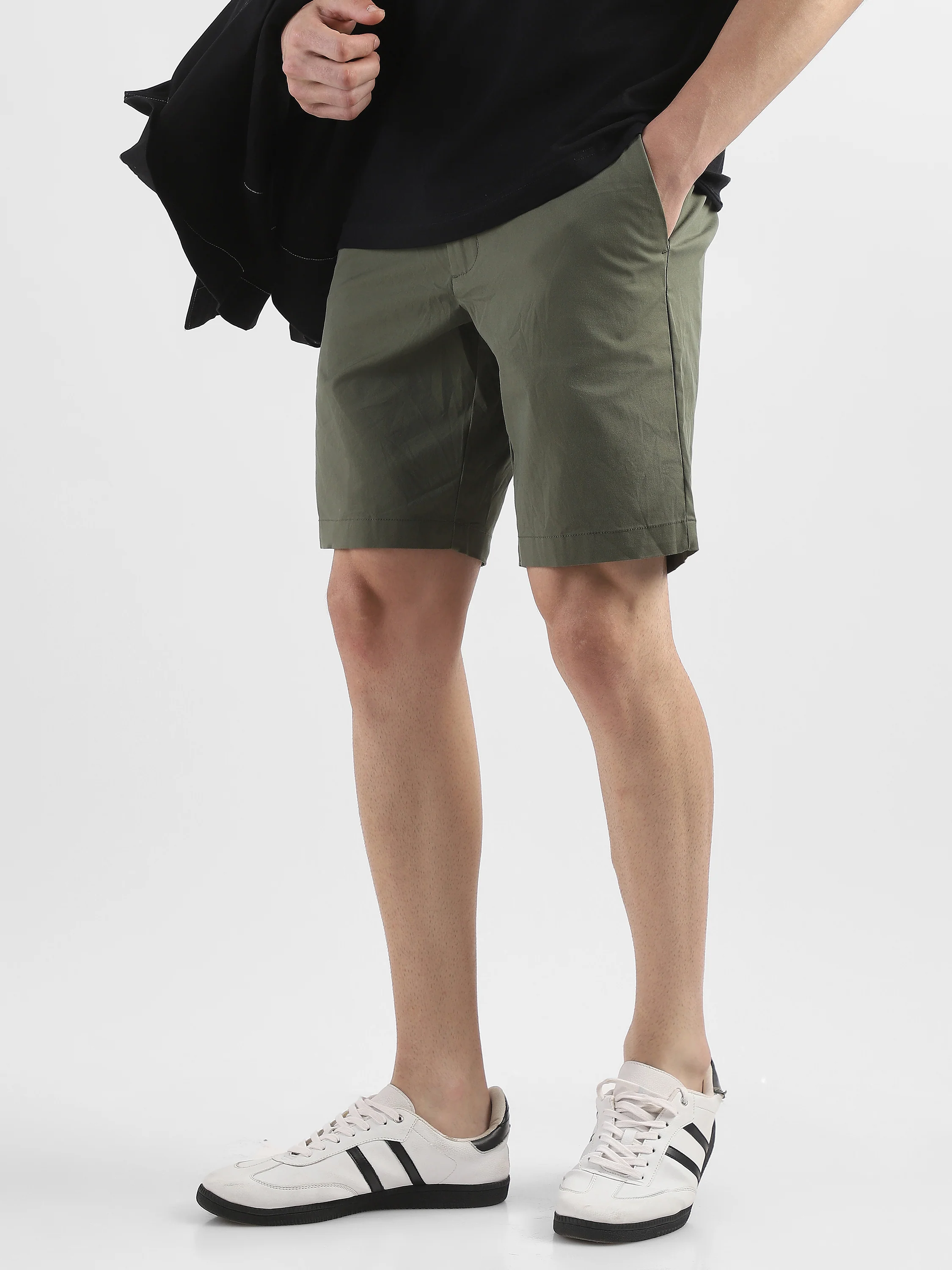 Men Olive Knee Length Regular Fit Shorts - Image 7
