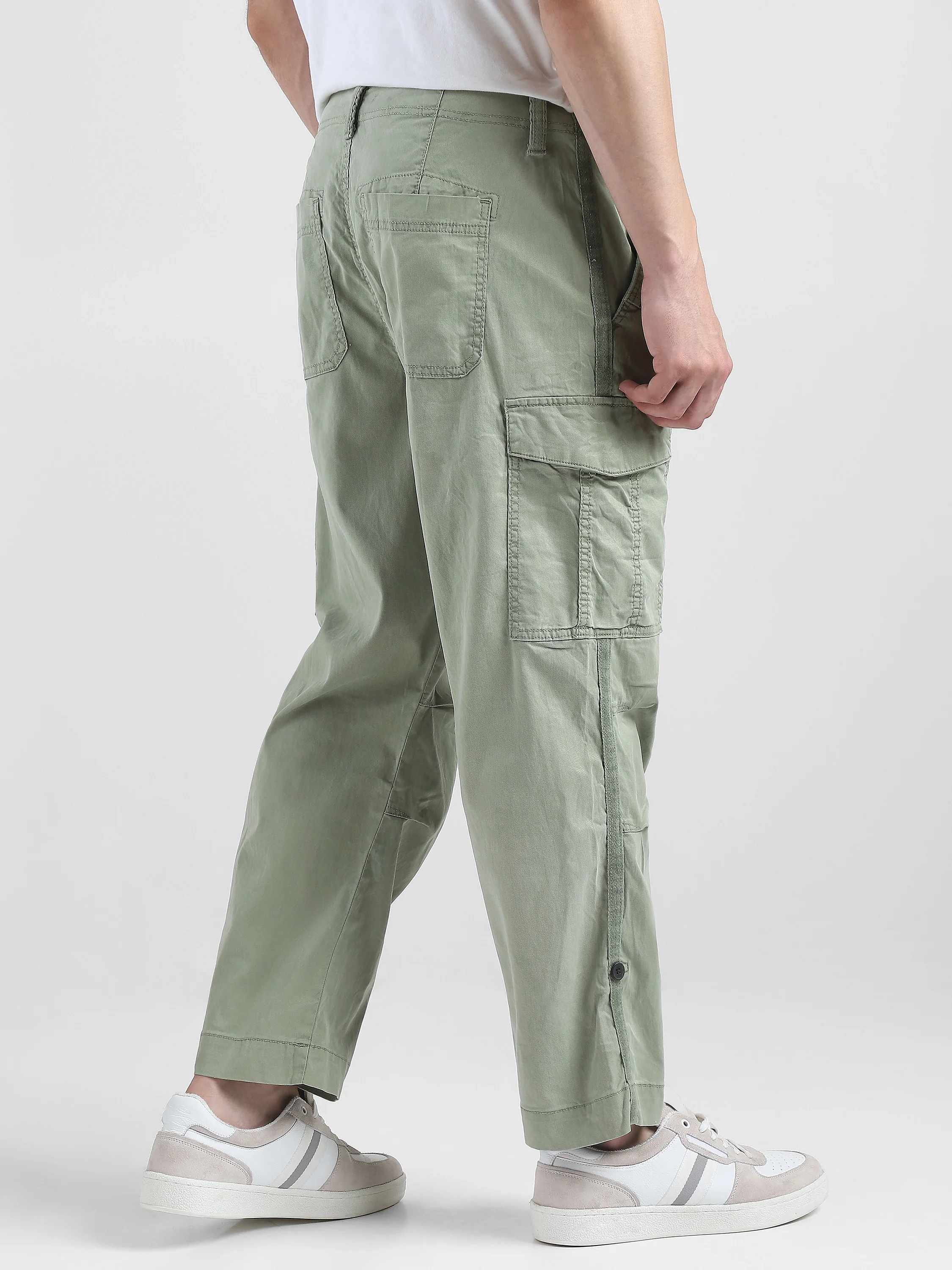 Men Olive Mid Rise Comfort Fit Cargo with 6 pockets - Image 3