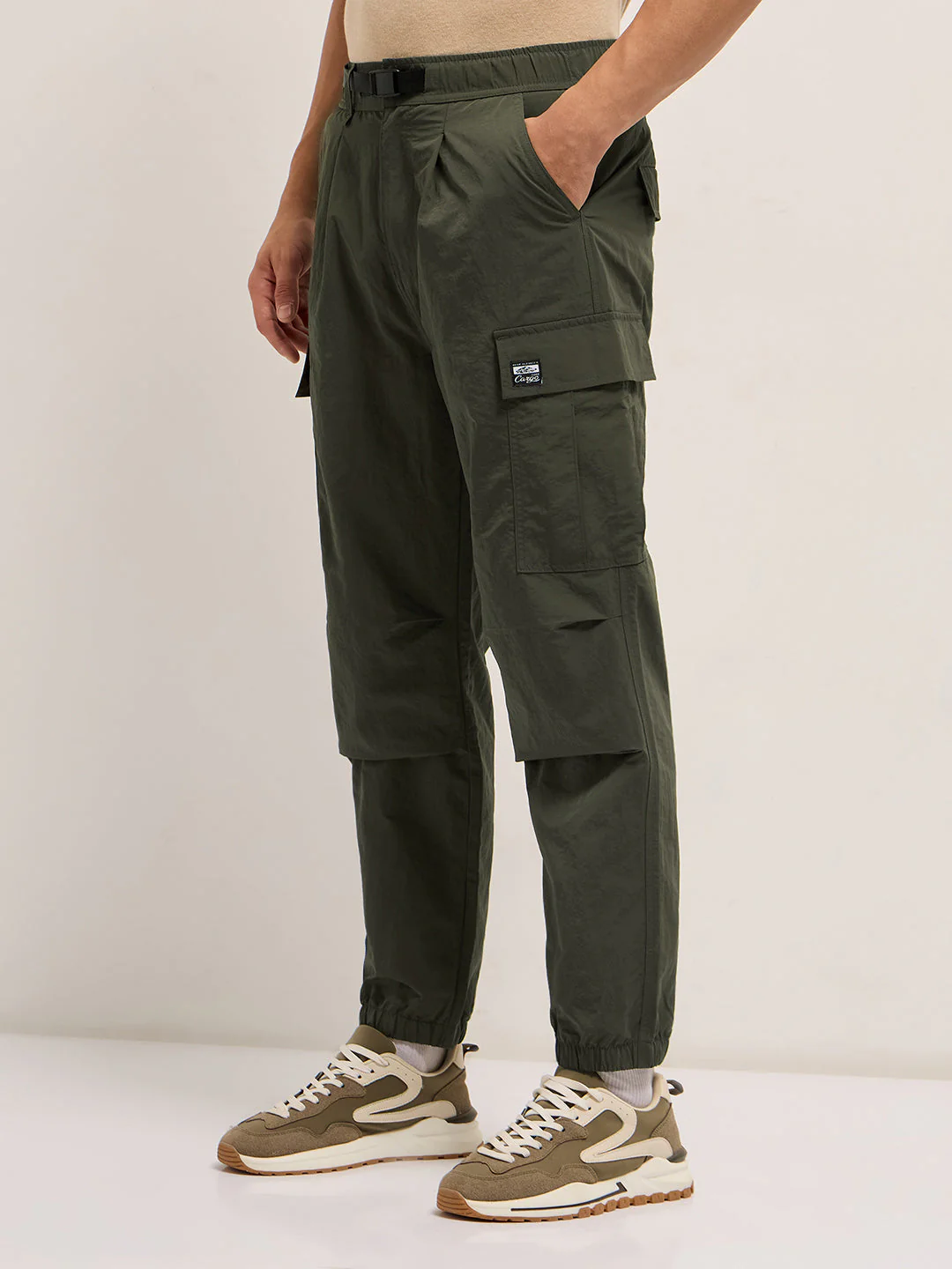 Men Olive Nylon Relaxed Fit Cargo Pants - Image 3