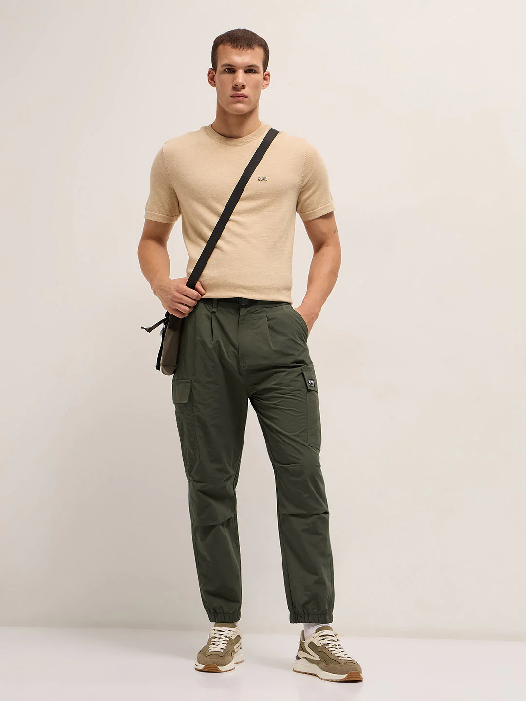 Men Olive Nylon Relaxed Fit Cargo Pants - Image 4