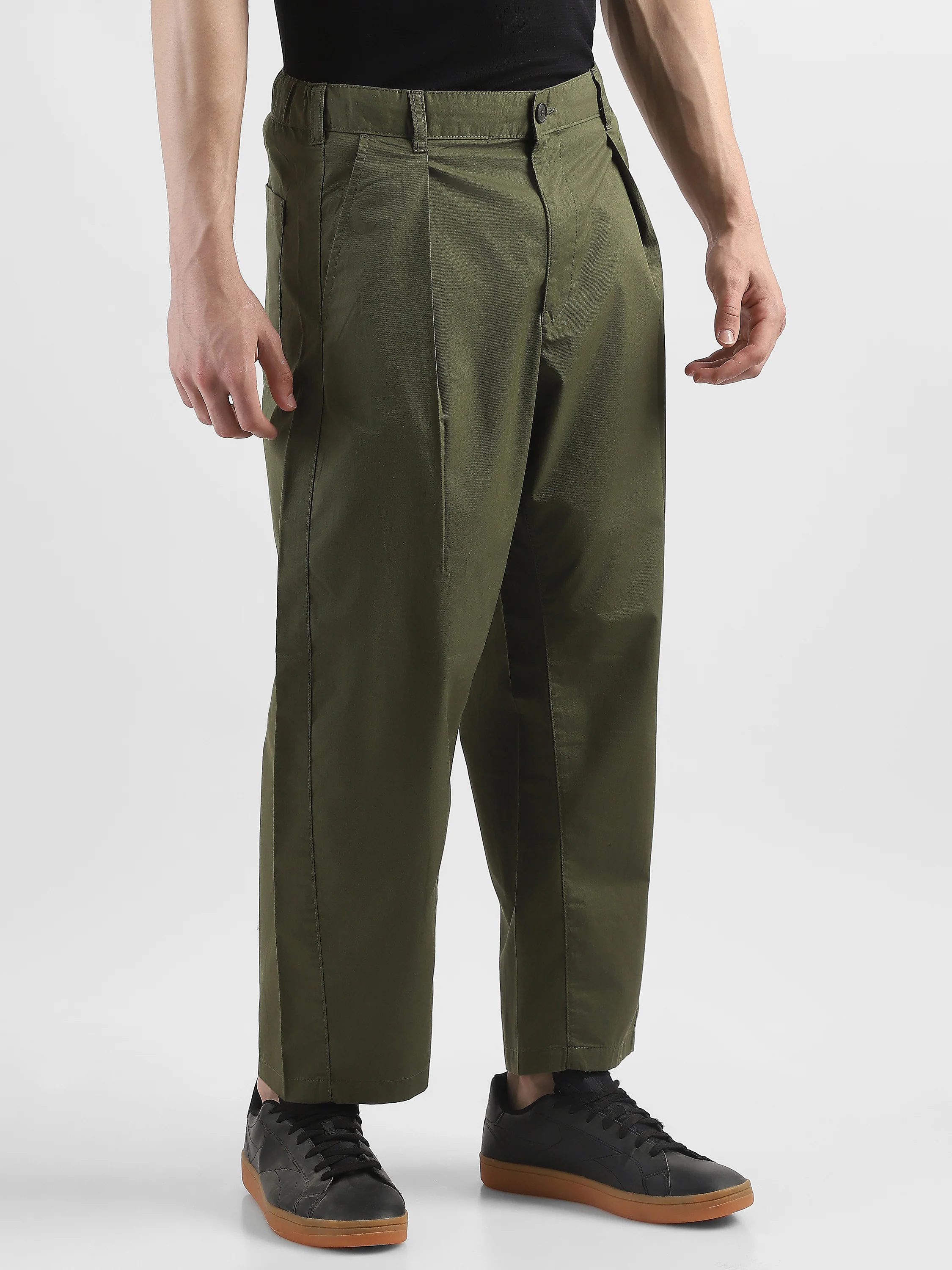 Men Olive Pleated Mid Rise Comfort Fit Trousers - Image 4