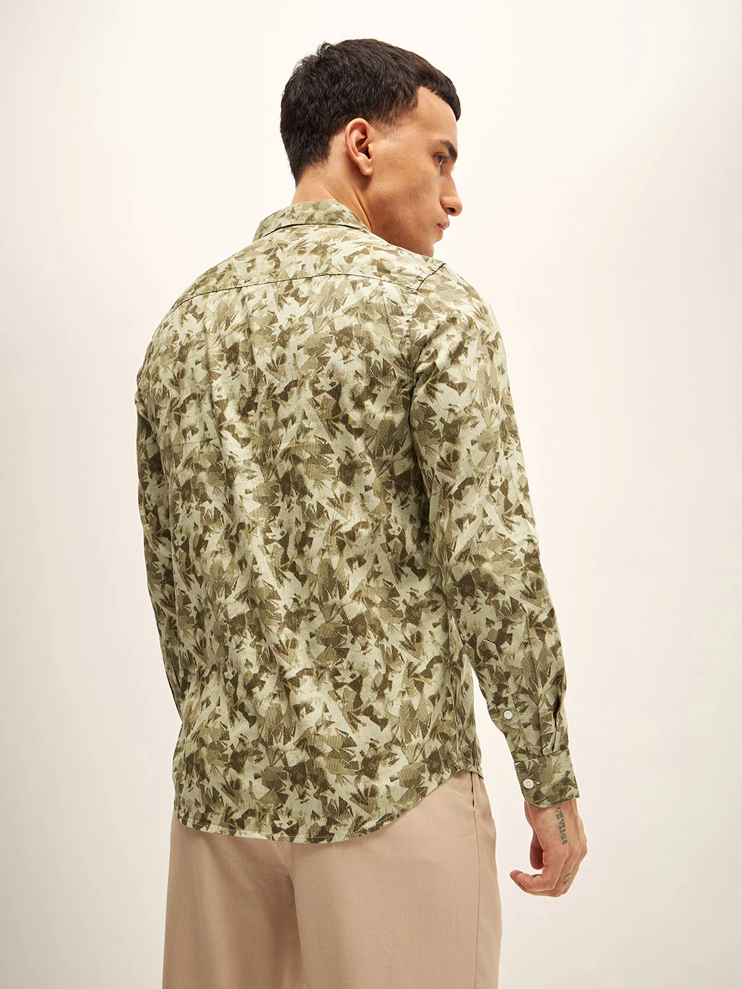 Men Olive Printed Slim Fit Casual Shirt - Image 2