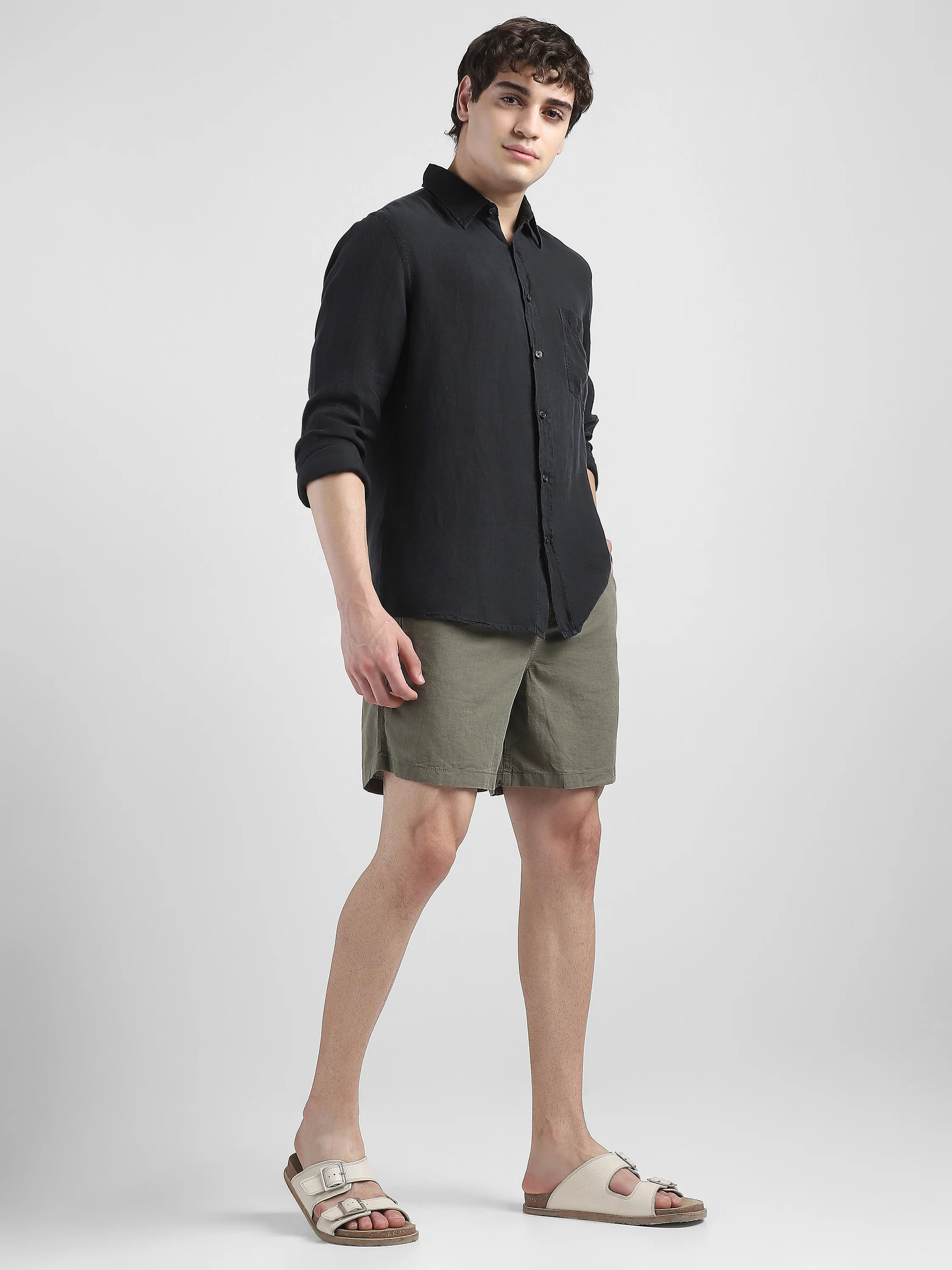 Men Olive Regular Fit Cotton Blend Shorts - Image 3